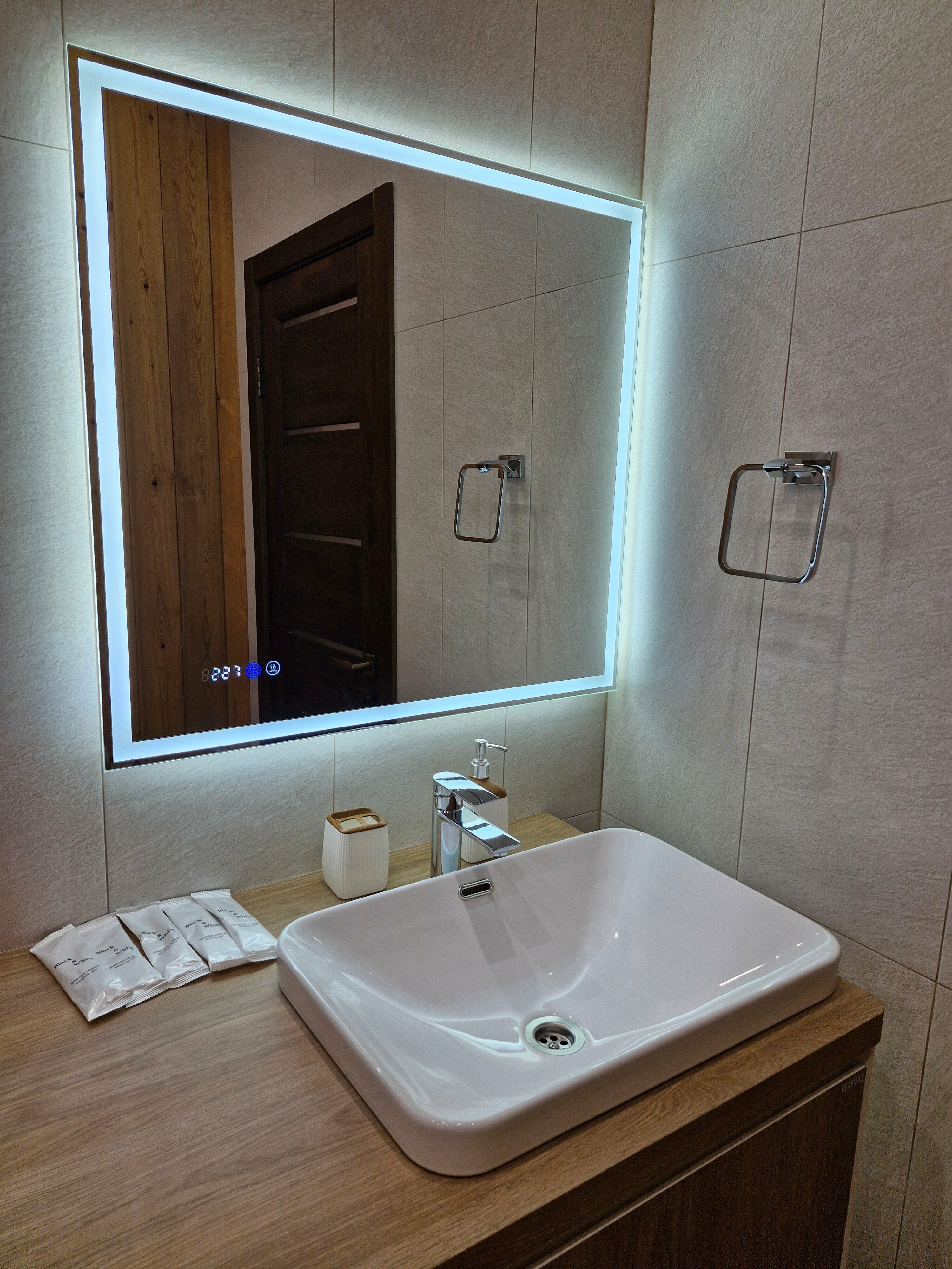 Семейный апартамент с большим балконом