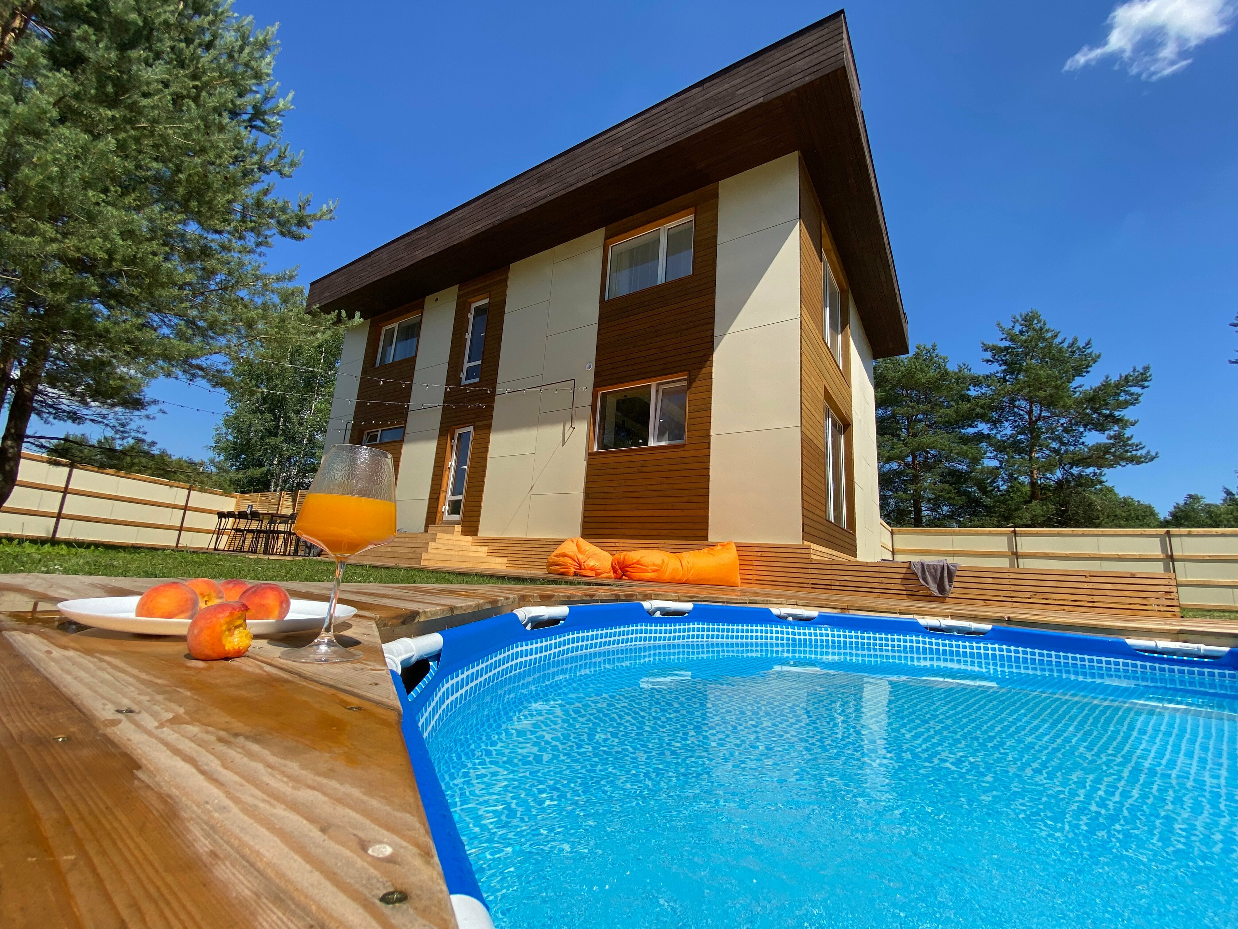 Коттедж с собственным бассейном