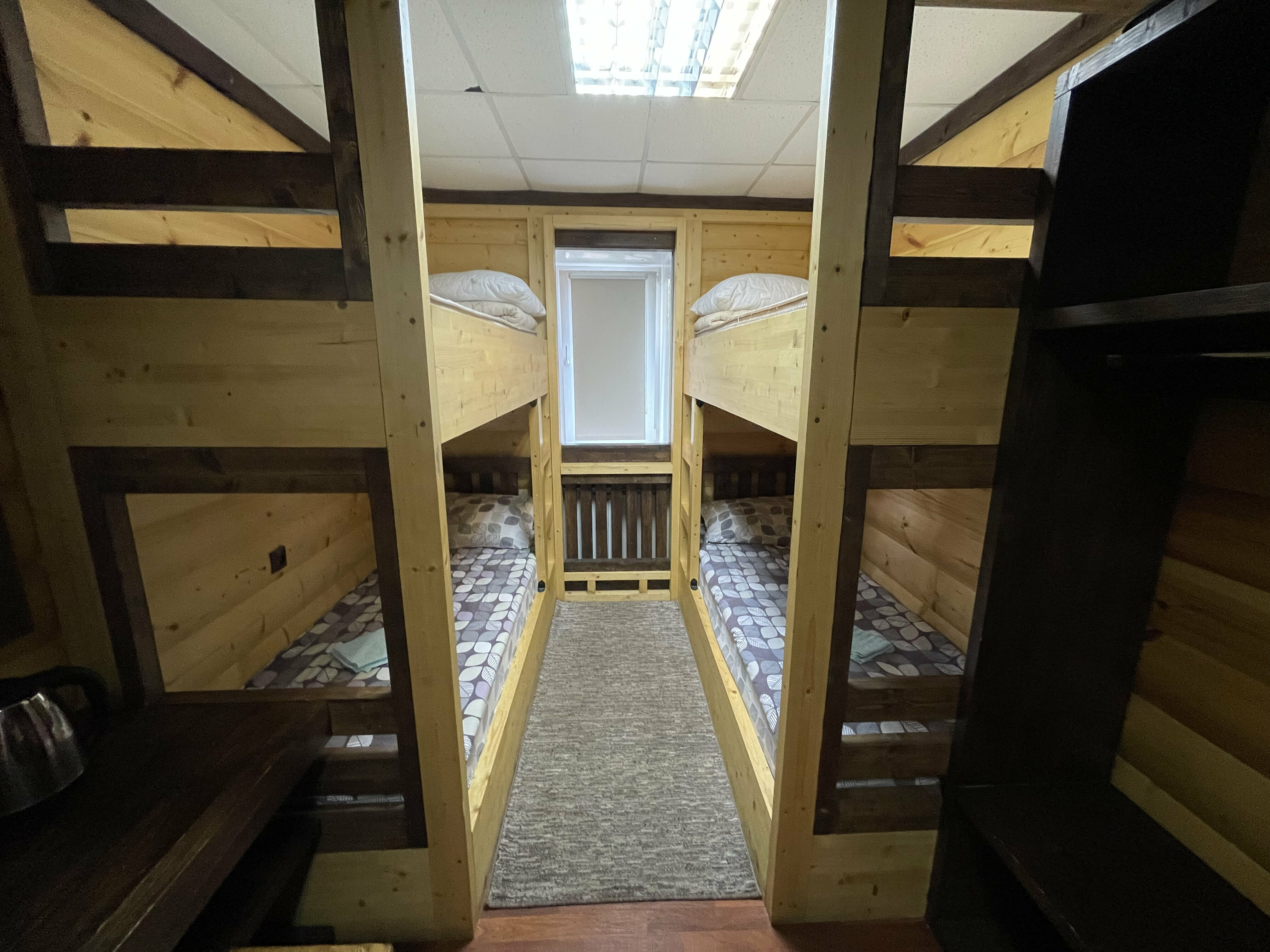 Семейный номер с общей ванной комнатой