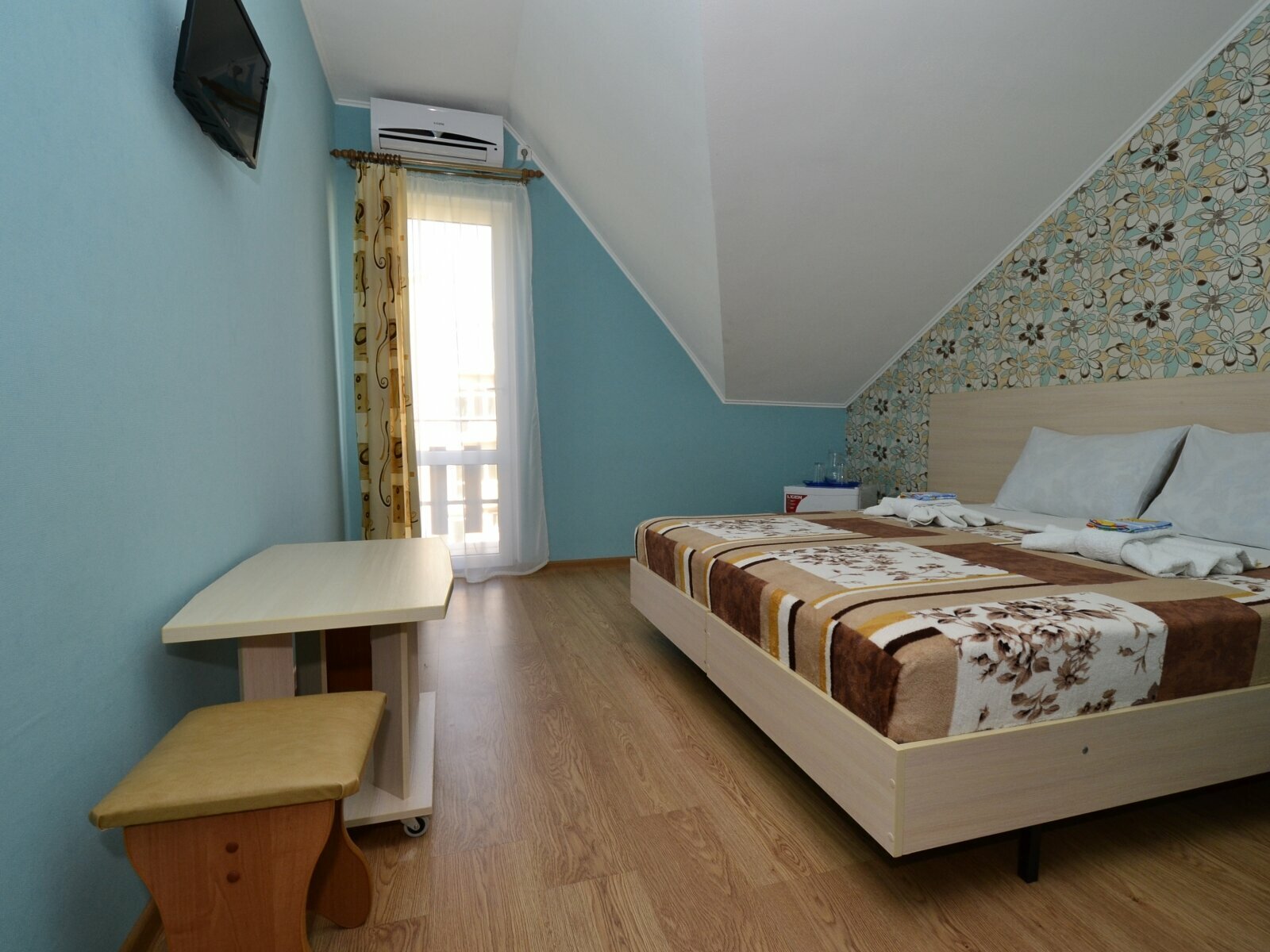 Двухместный номер эконом-класса с 1 кроватью или 2 отдельными кроватями