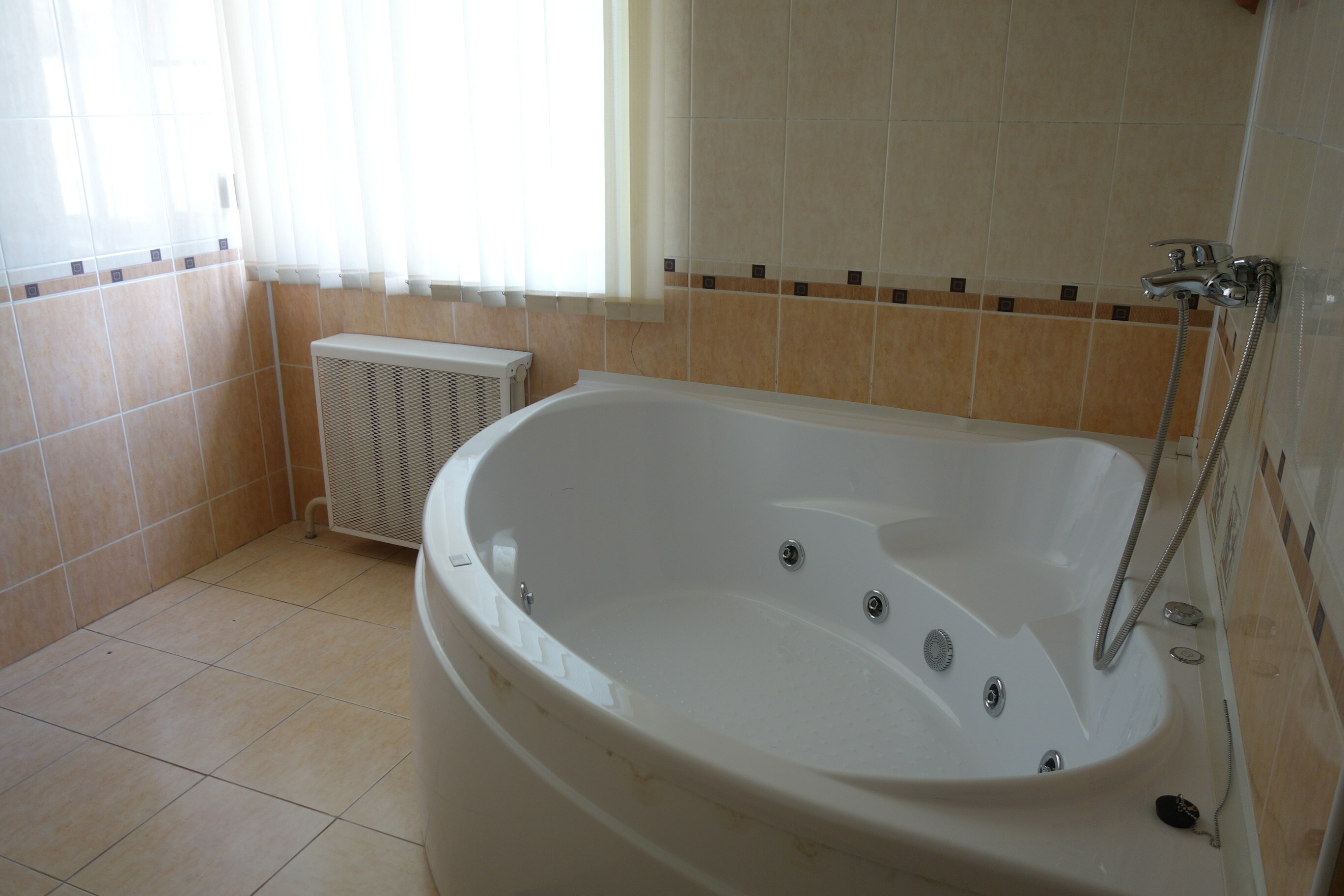 Люкс с гидромассажной ванной