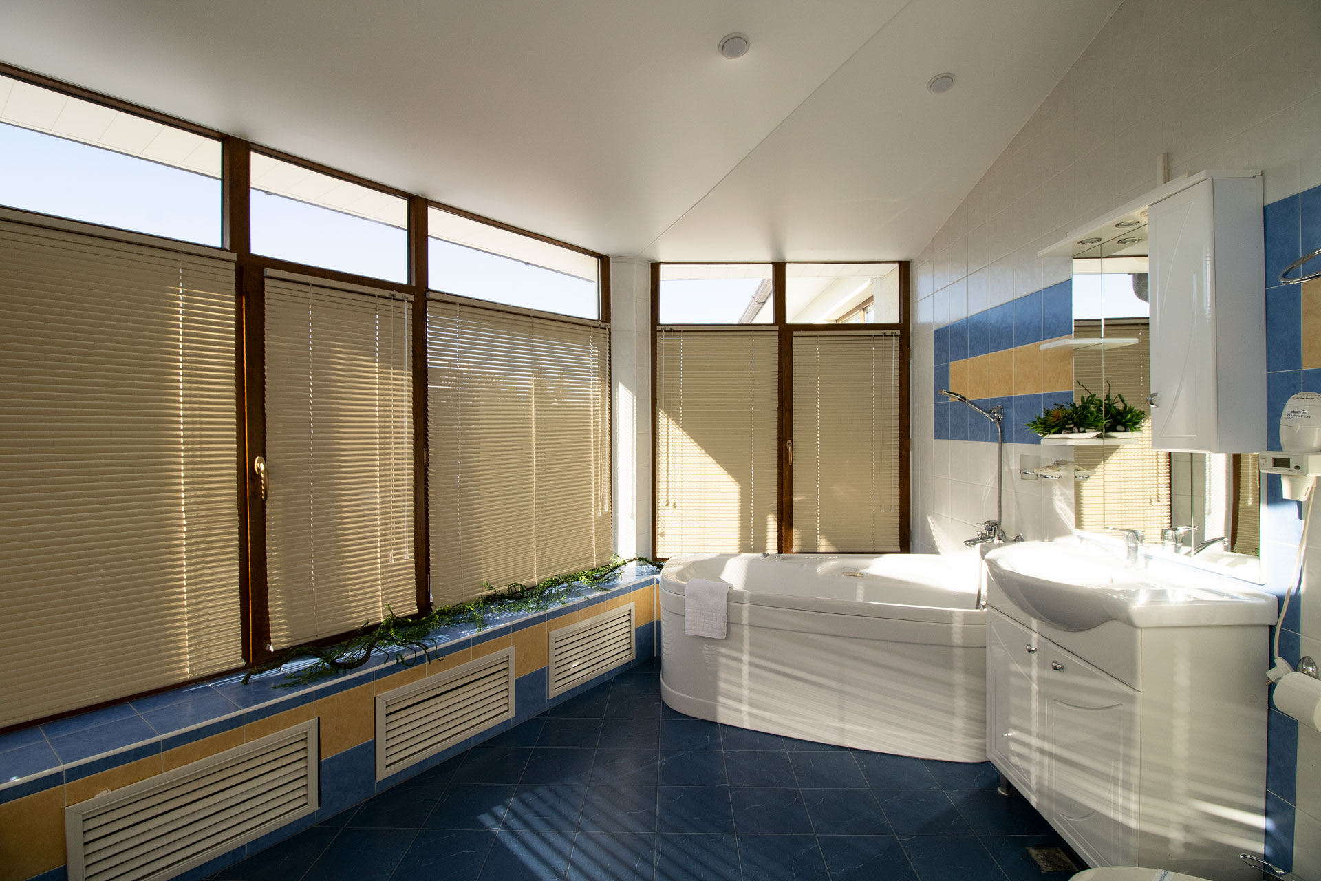 Двухуровневый четырехместный номер