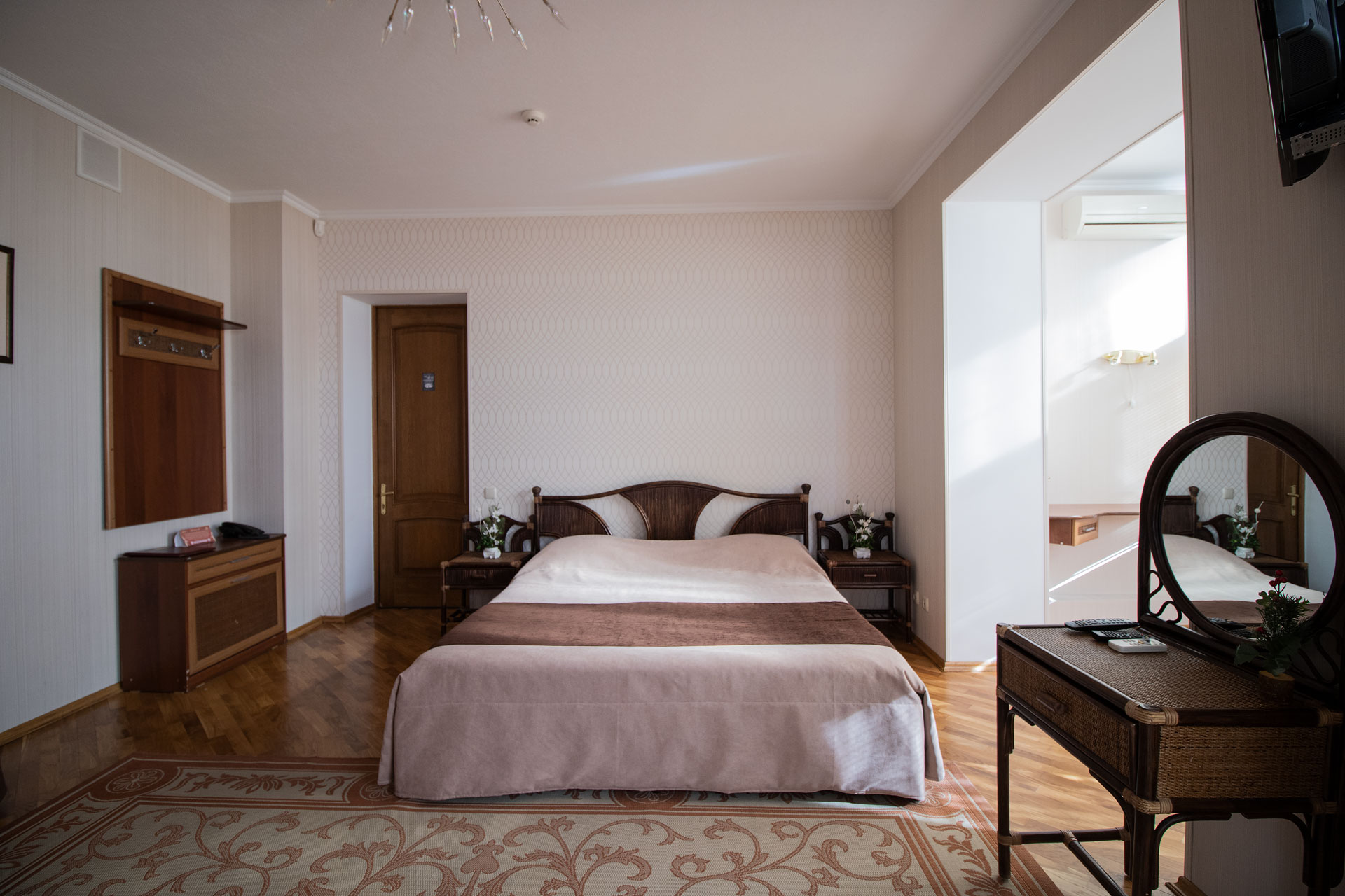 Большой двухместный номер с 1 кроватью