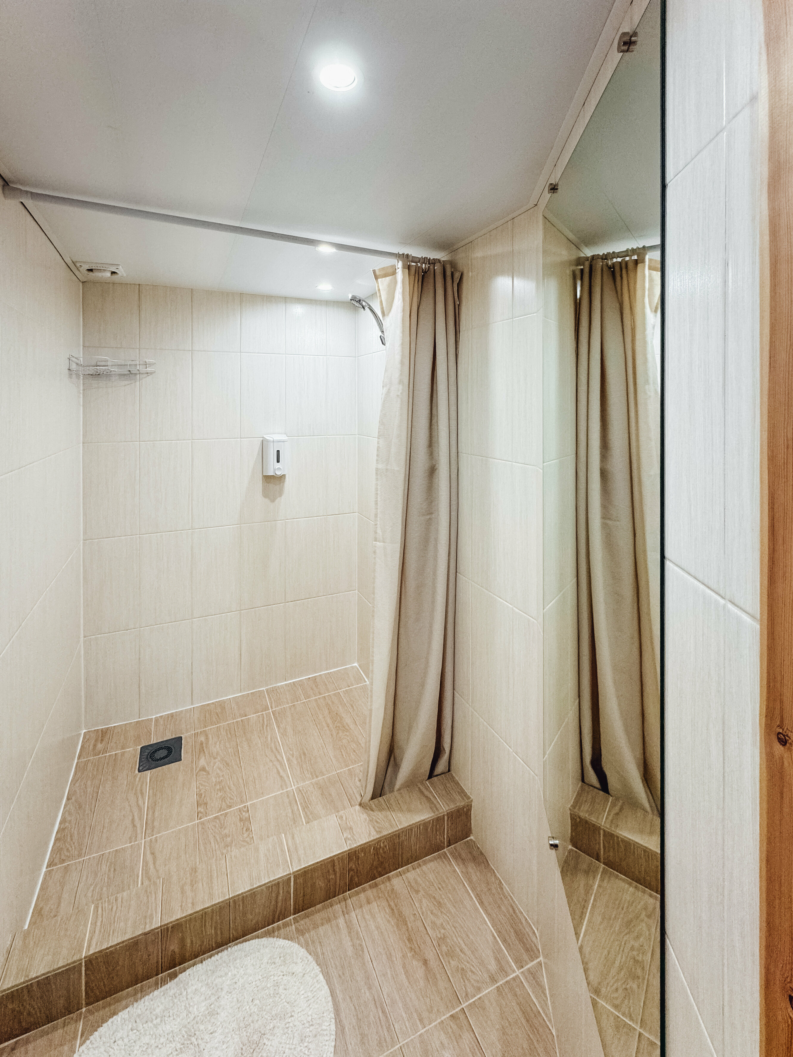 Дом с видом на озеро