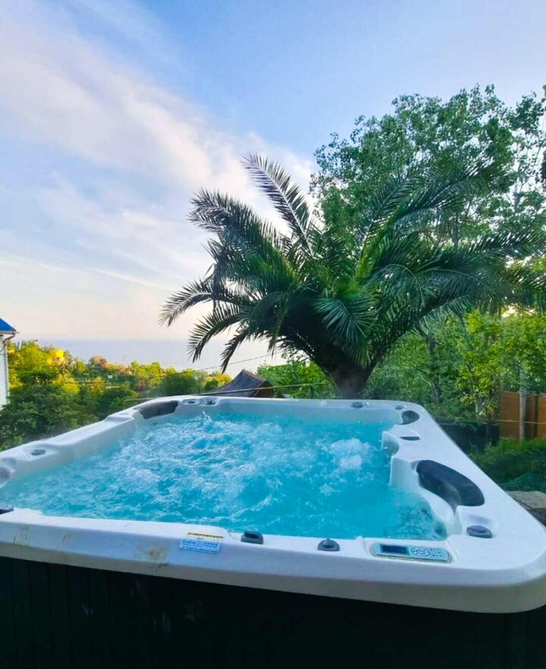 Дом с собственным бассейном