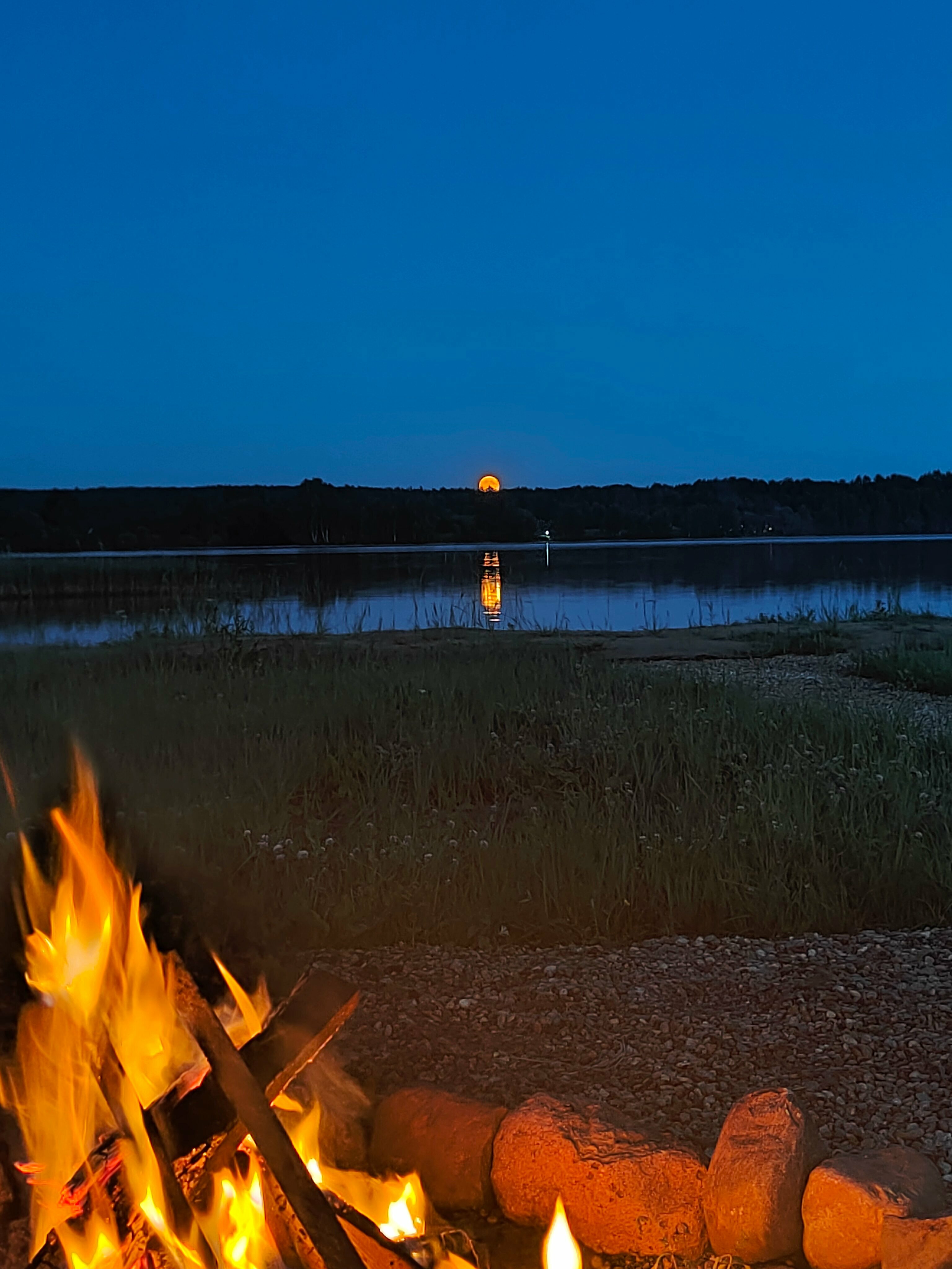 Дом с видом на озеро