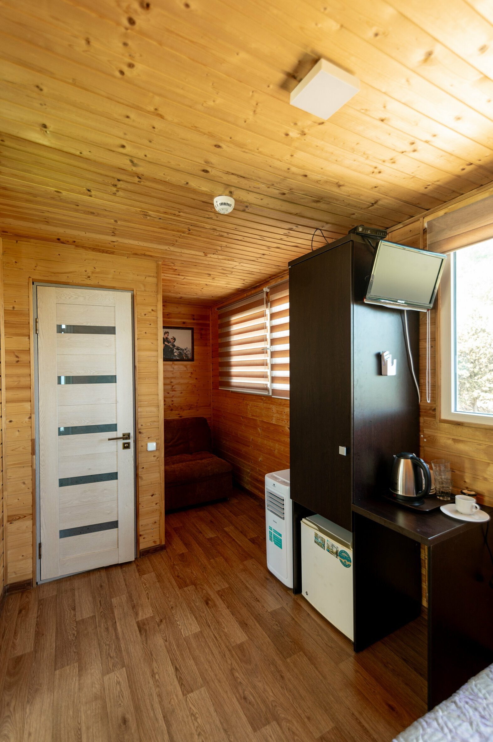 Трехместный номер с общей ванной комнатой