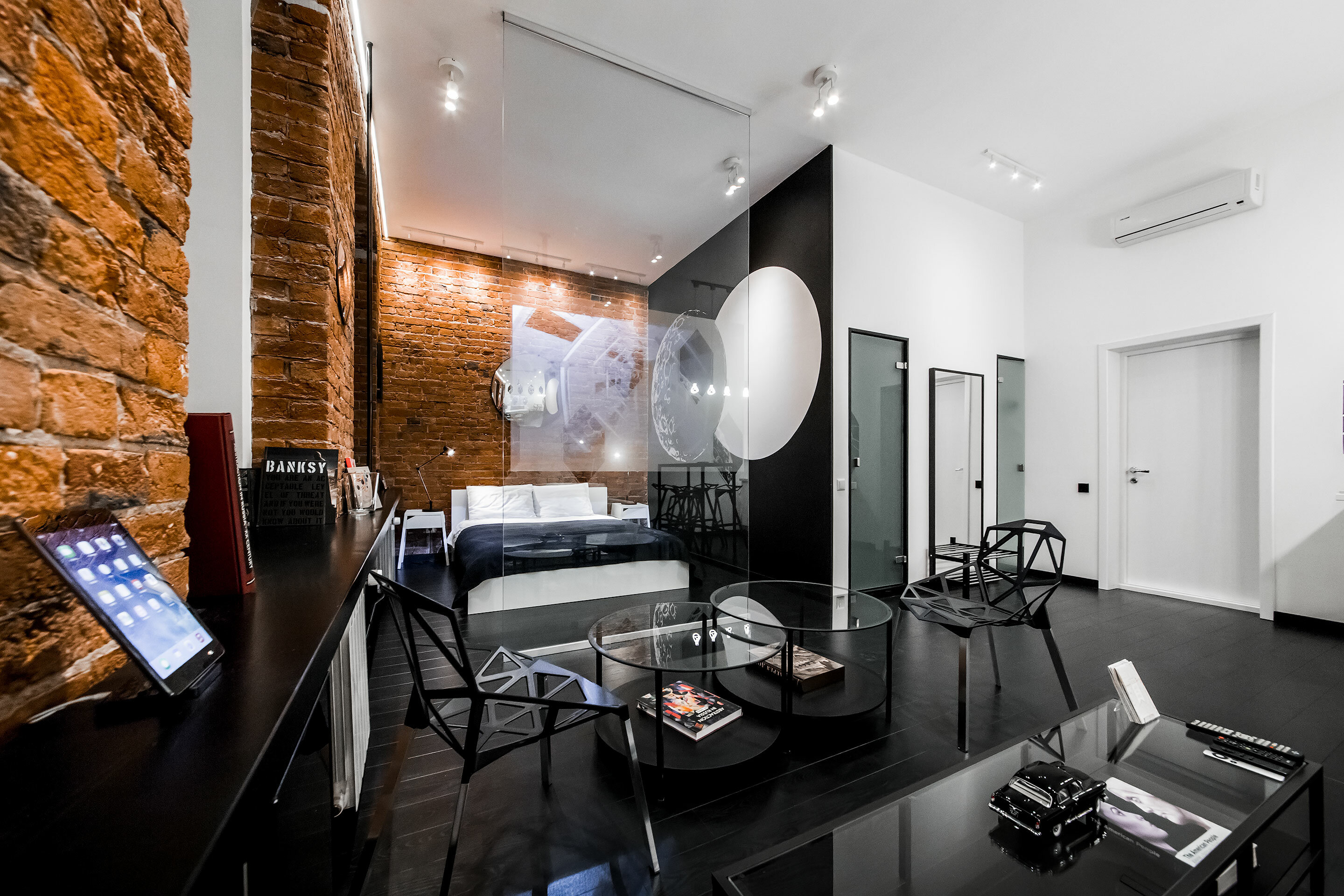 Номер-студия с кроватью размера «queen-size»