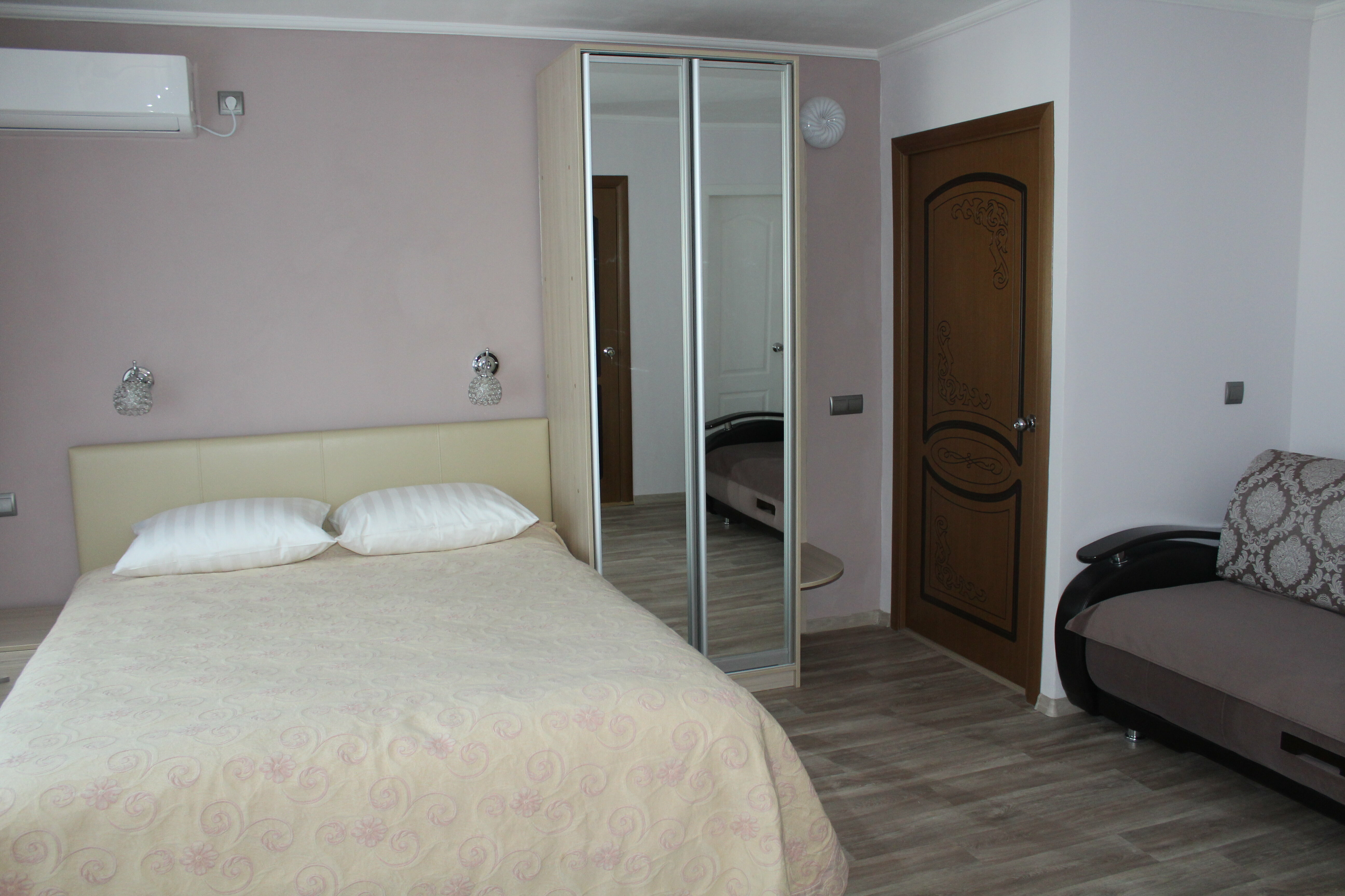 Номер-студия Делюкс с кроватью размера «king-size»