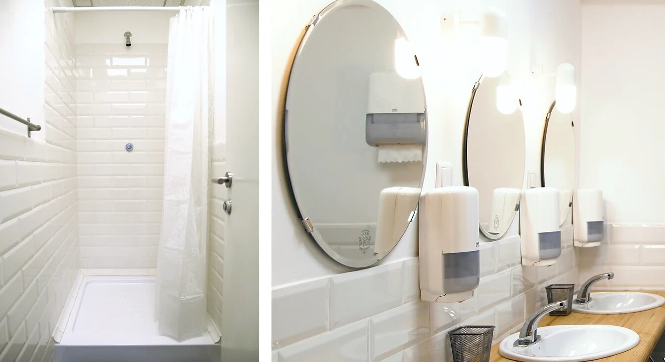 Спальное место на двухъярусной кровати в общем номере для мужчин