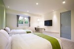 Четырехместный номер «Делюкс» в Green Hotel