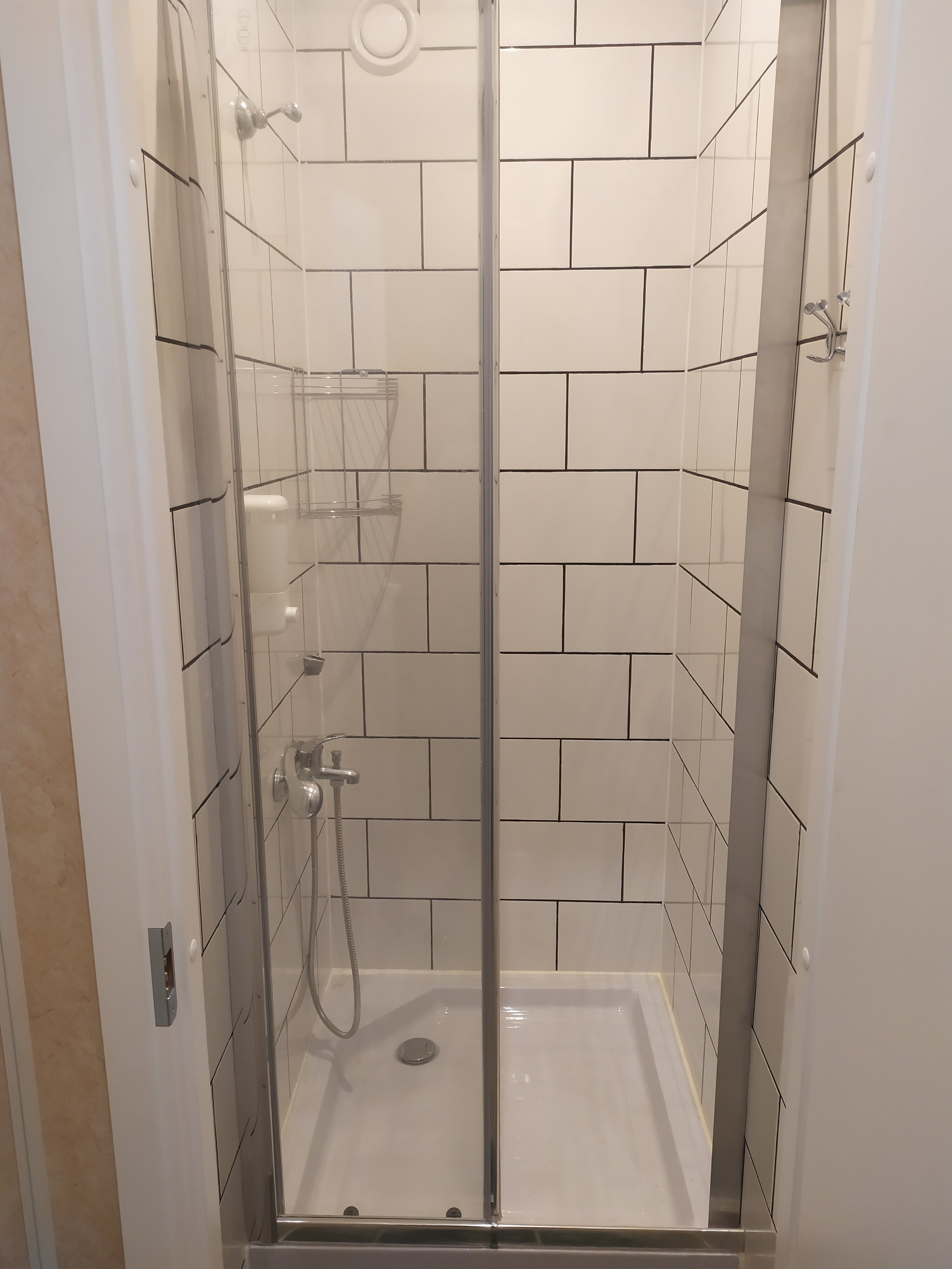 Двухместный номер с 1 кроватью и общей ванной комнатой