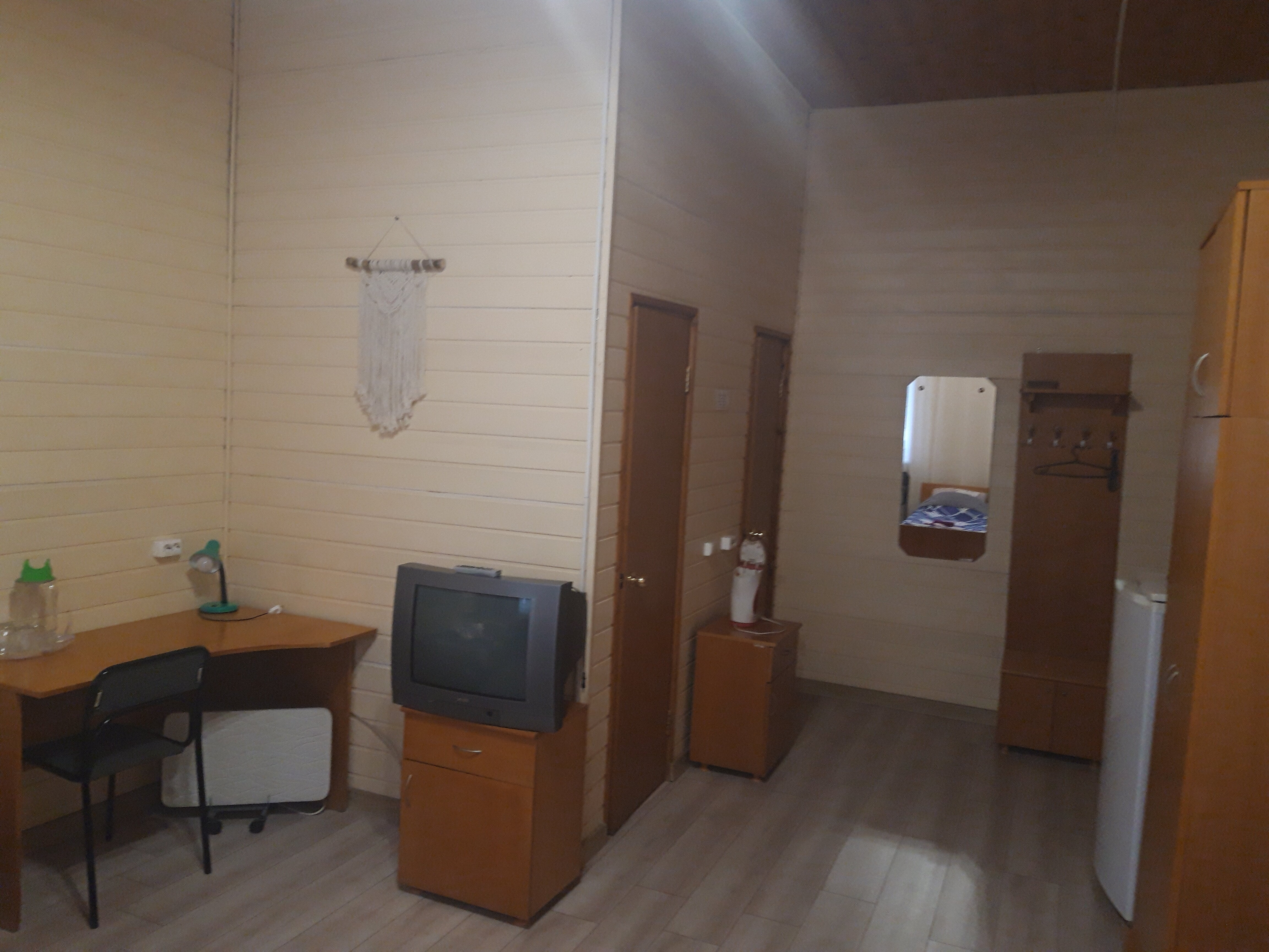 Трехместный номер с собственной ванной комнатой