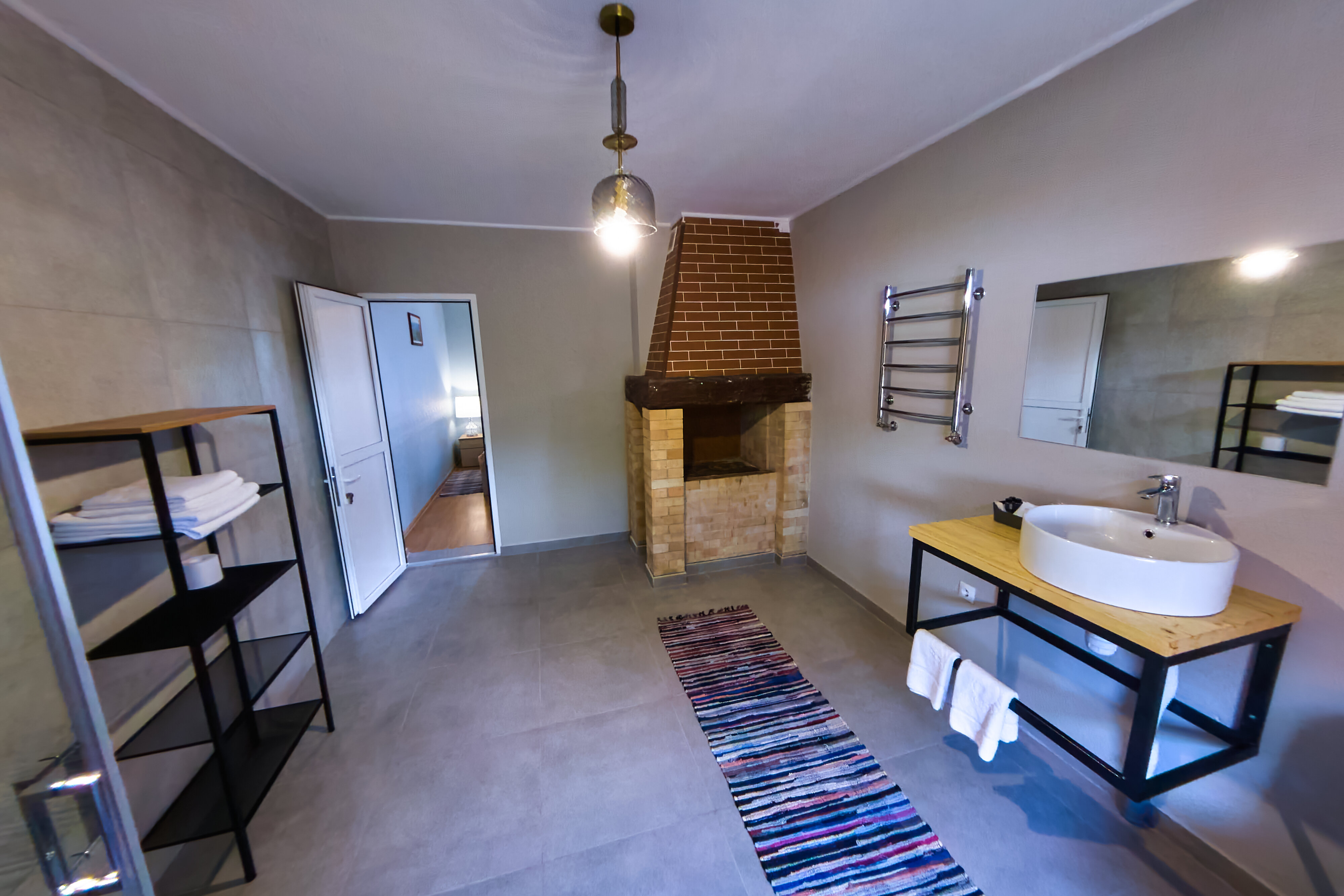 Однокомнатный номер улучшенный с камином в отдельном домике