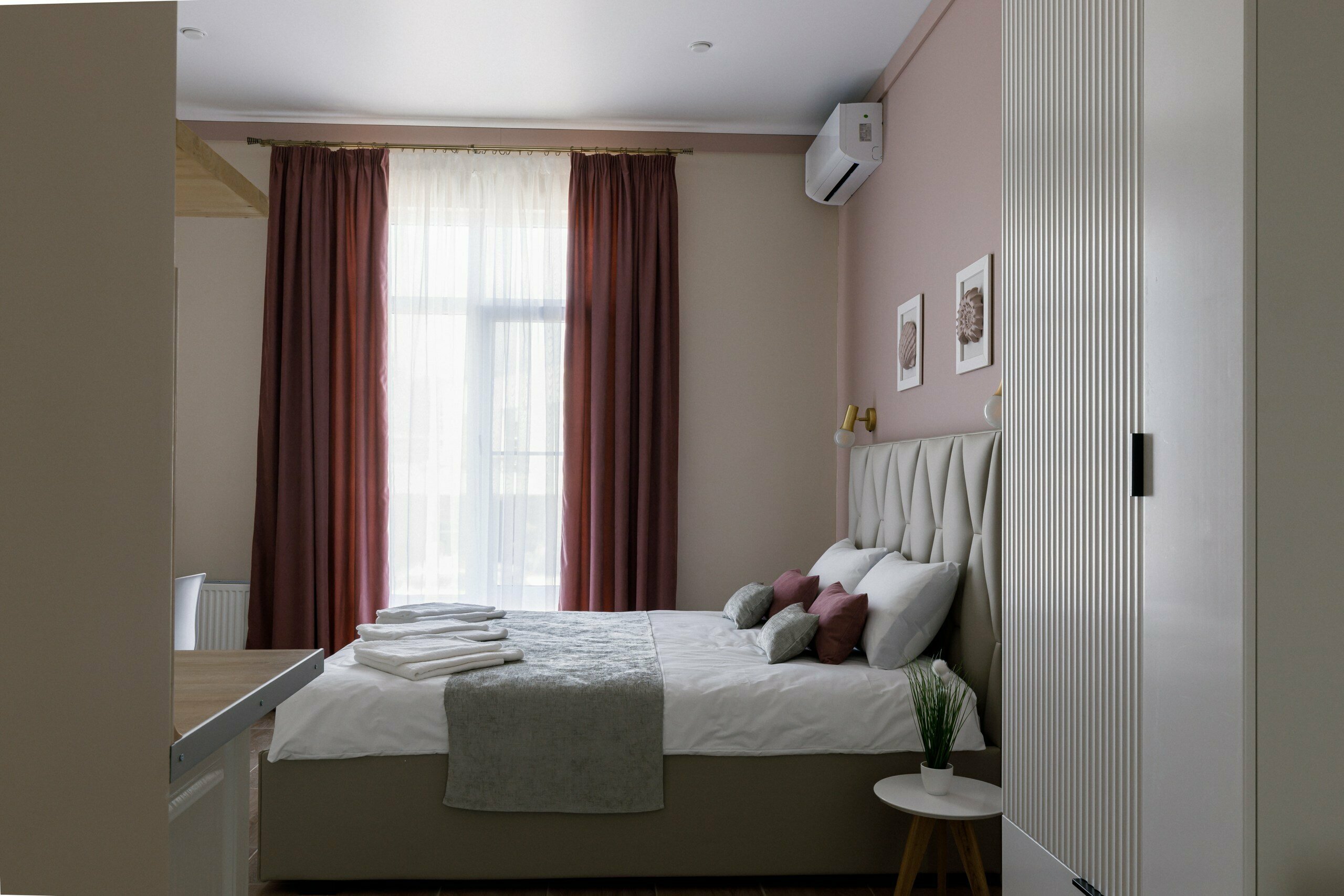 Трехместный номер с видом на бассейн