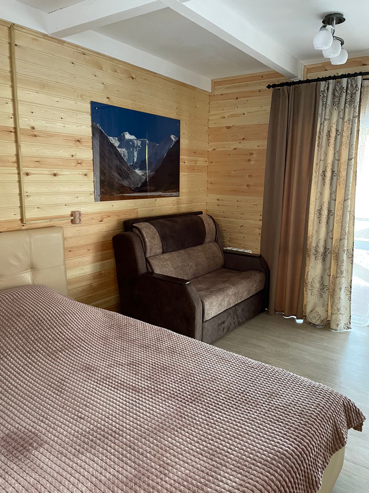 Дом с видом на озеро