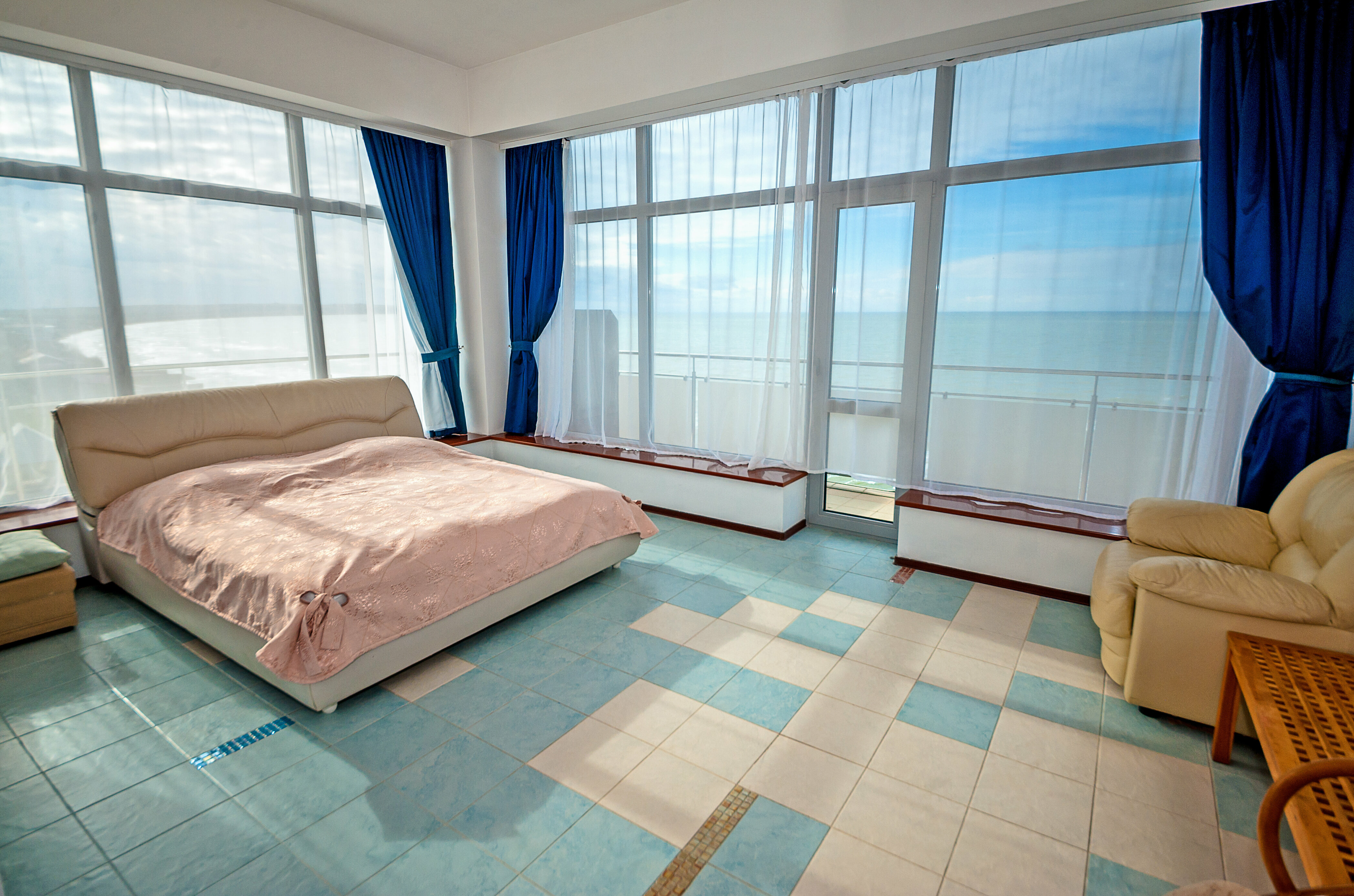 Четырехместный номер с видом на море