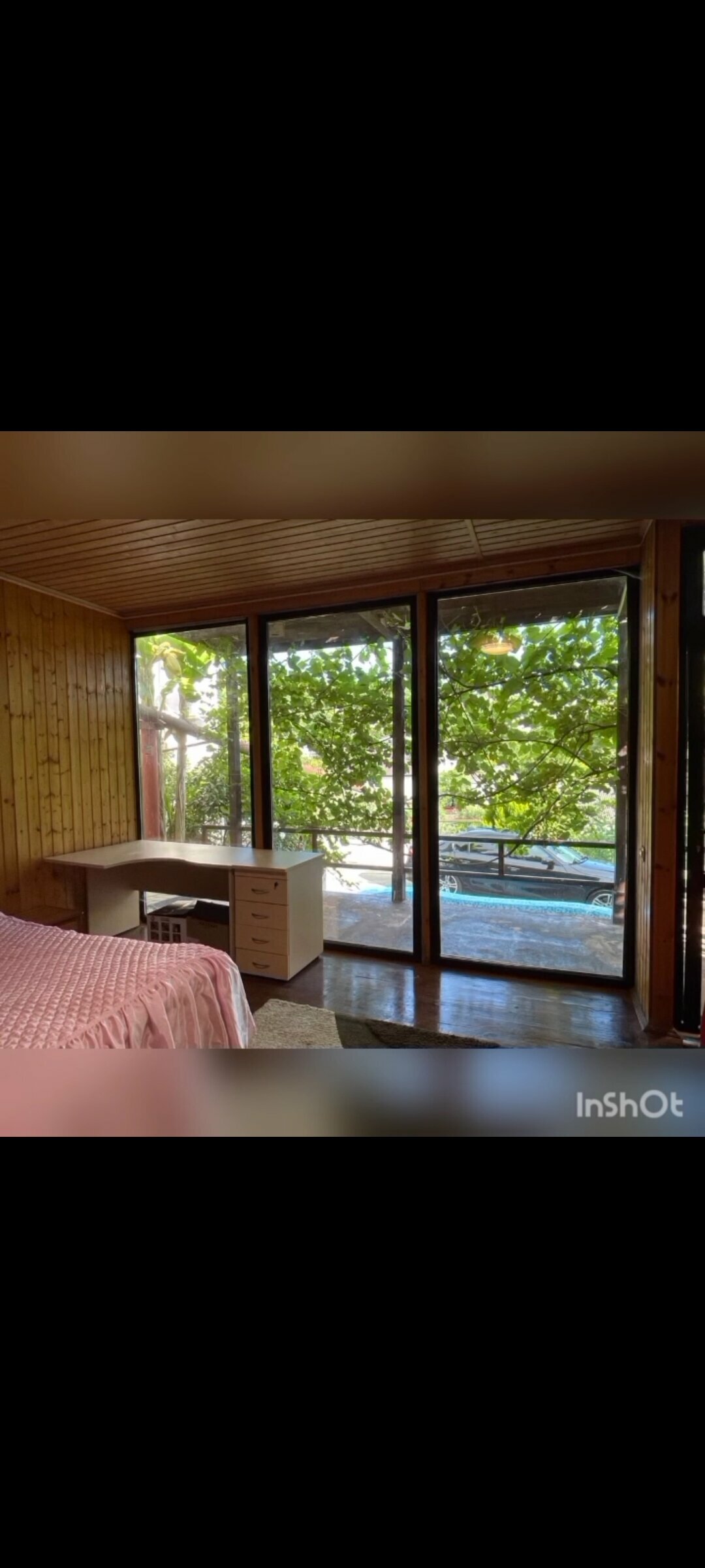 Четырехместный номер с собственной ванной комнатой вне номера