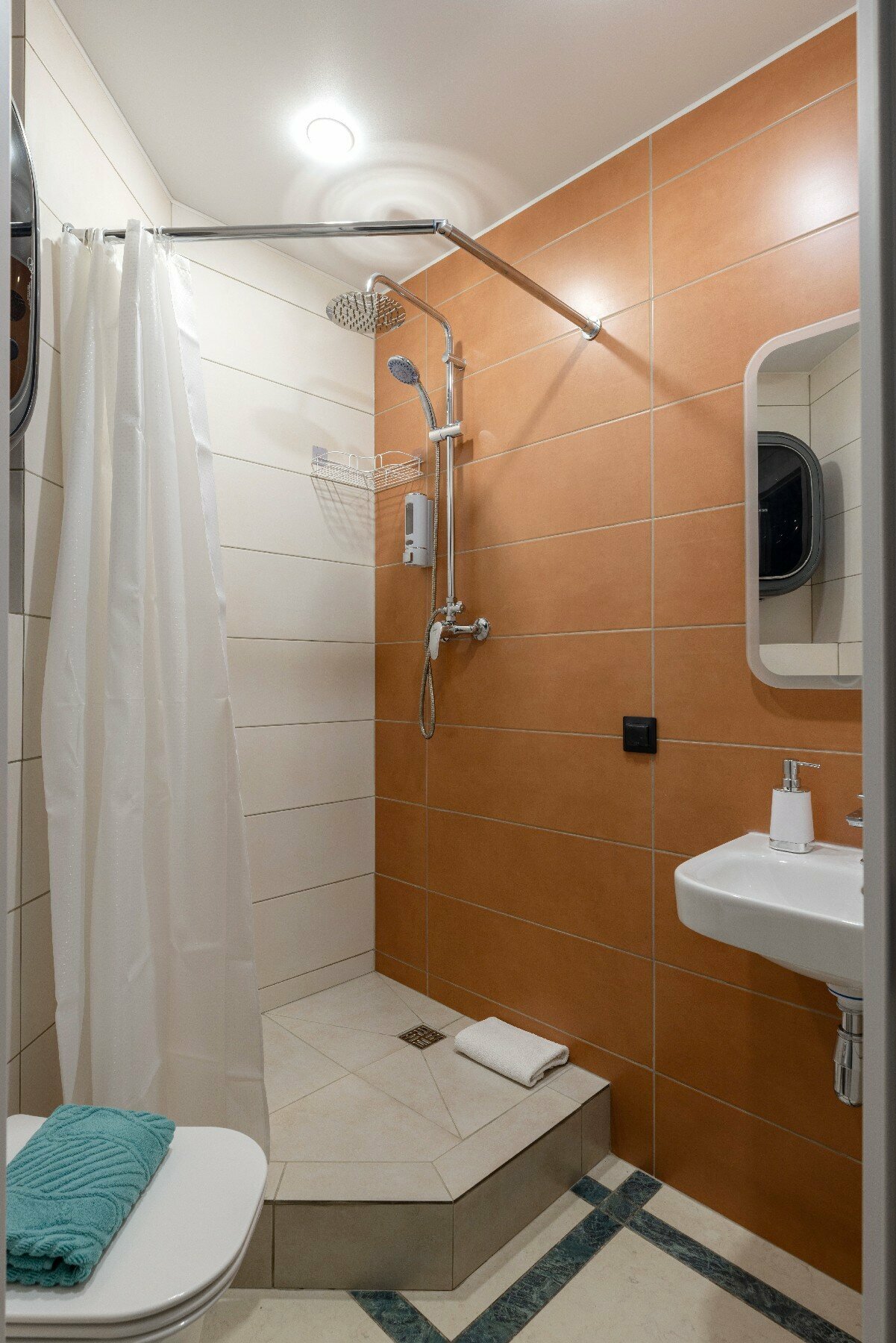 Небольшой двухместный номер с 1 кроватью