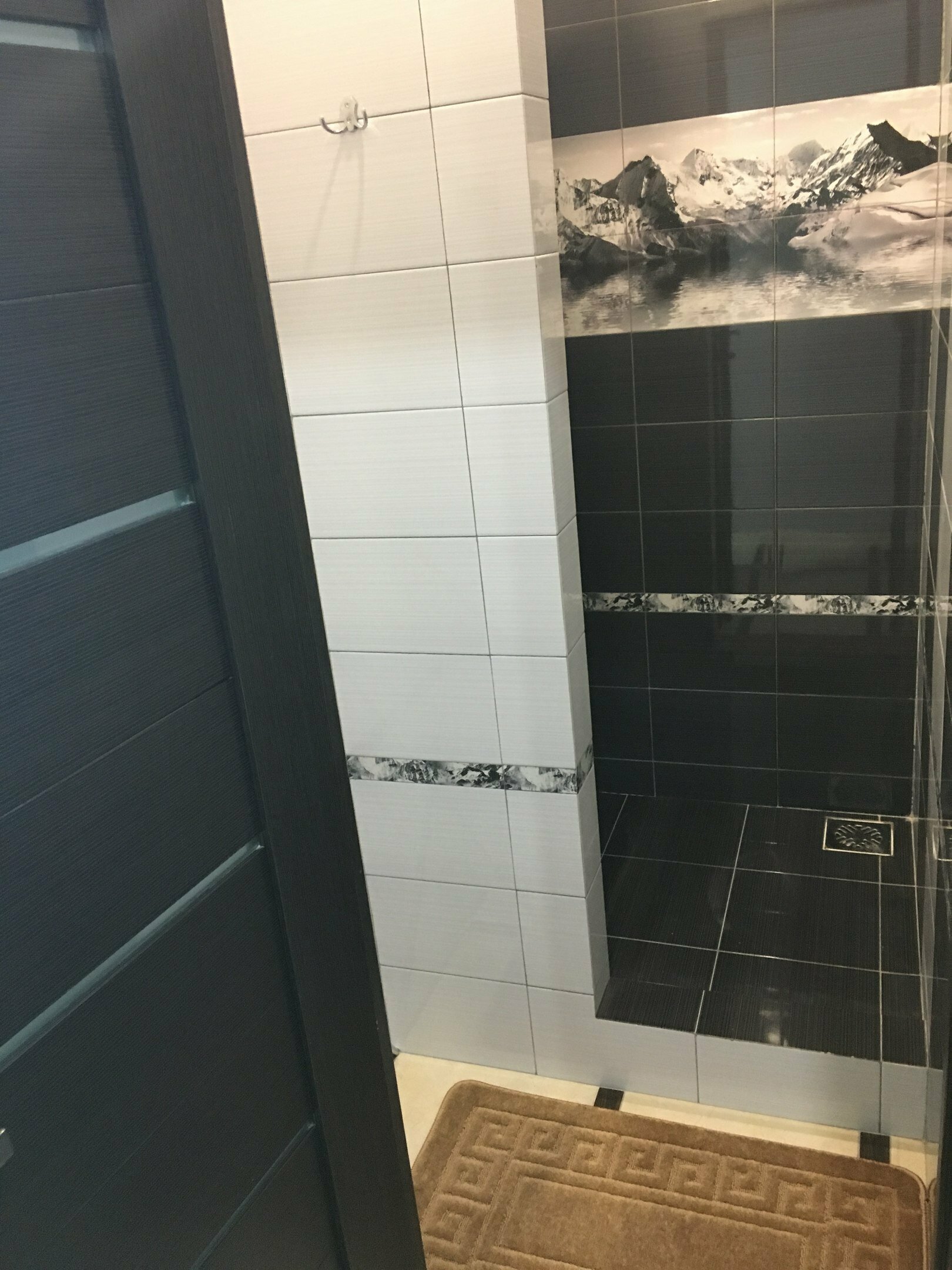 Четырехместный номер эконом-класса с общей ванной комнатой