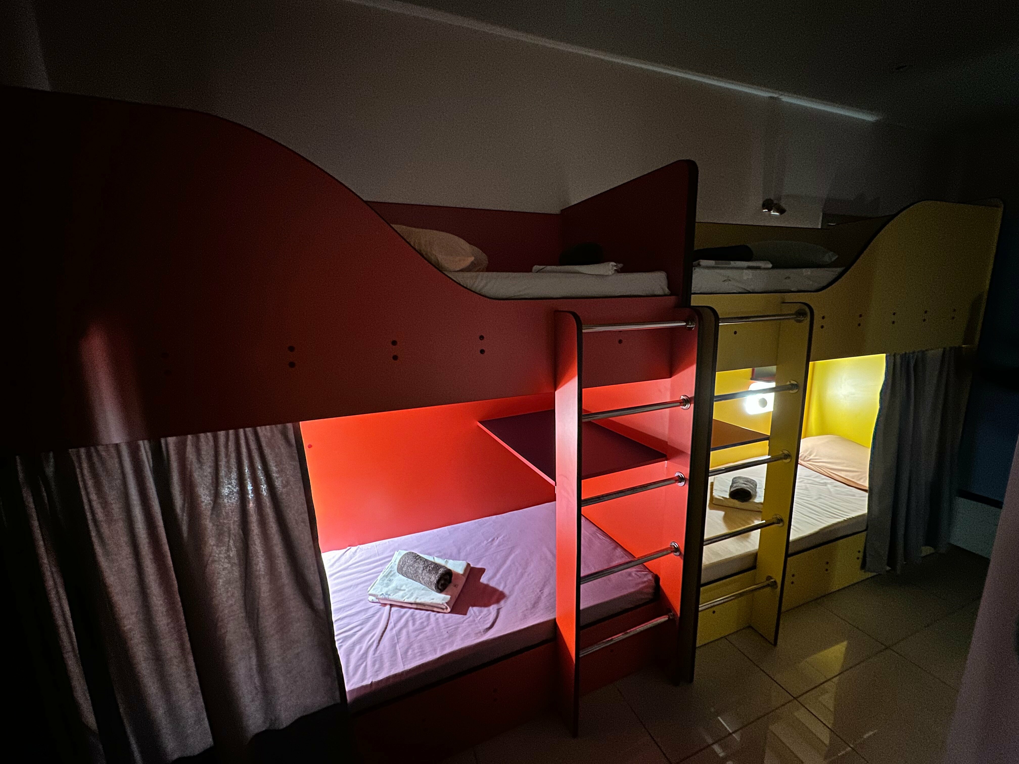 Общий номер для женщин с 8 кроватями