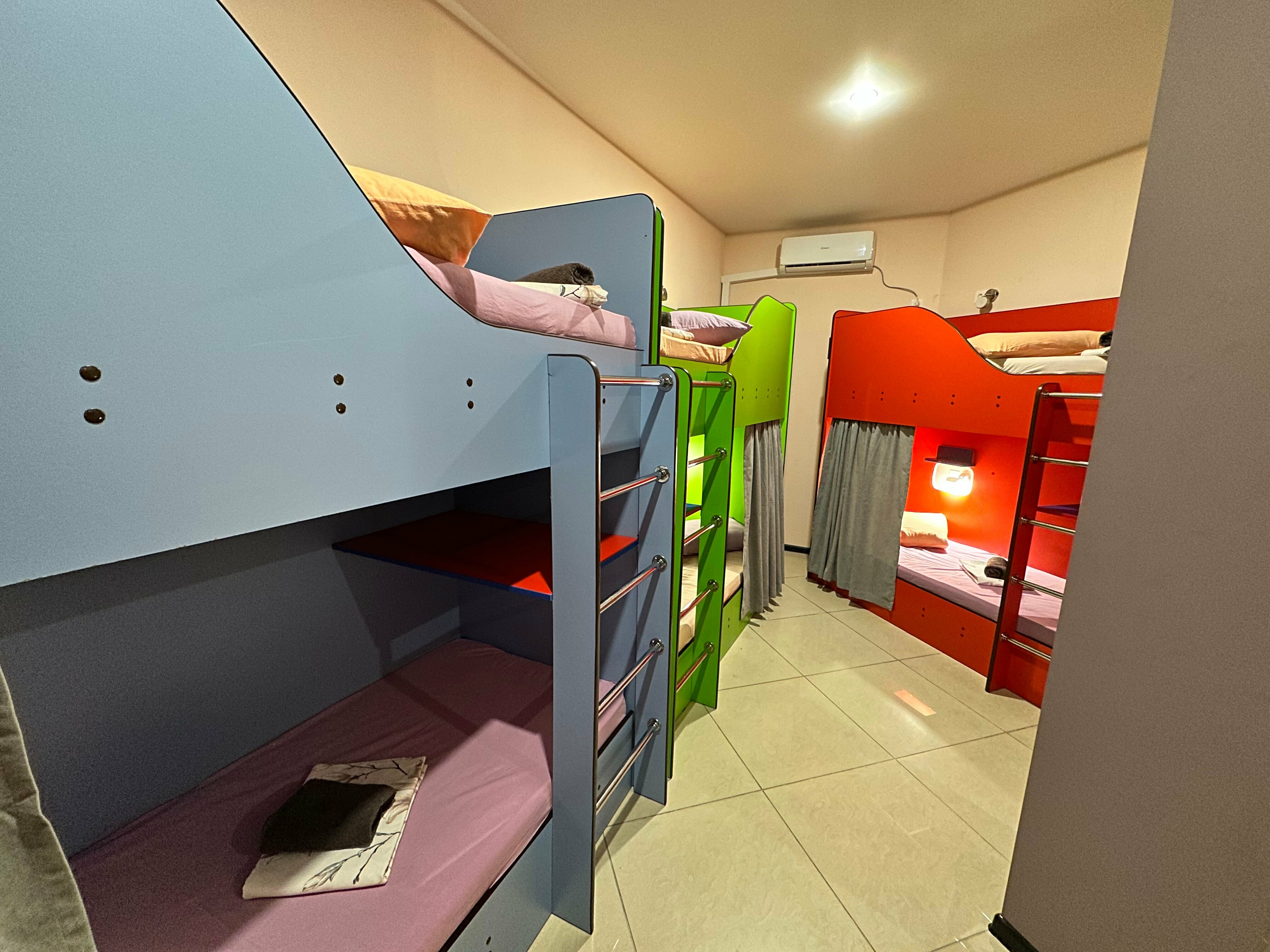 Общий номер для женщин с 8 кроватями