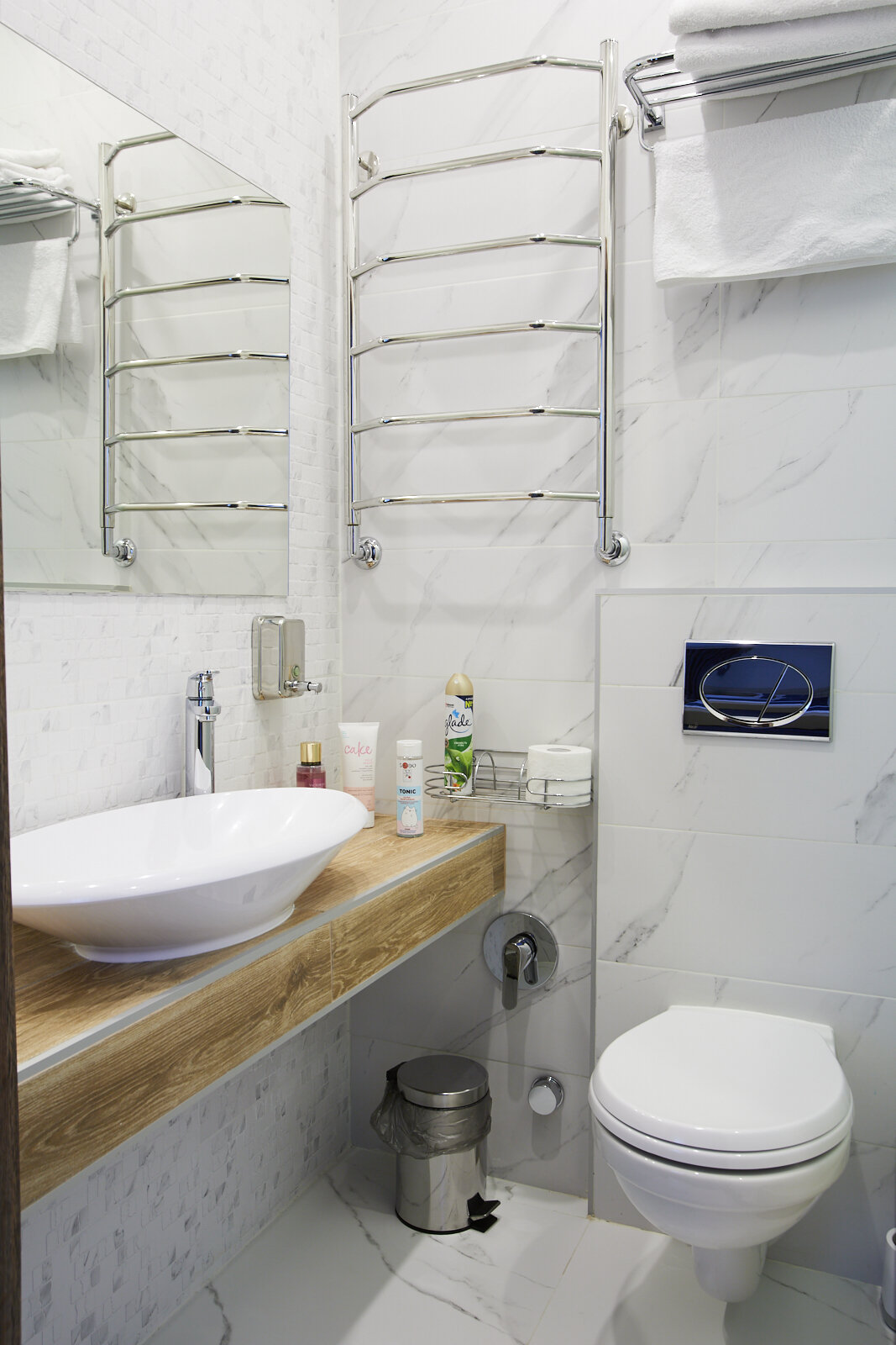 Двухместный номер с двуспальной кроватью и дополнительной кроватью