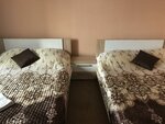 Номер улучшенный с 2 двуспальными кроватями в Мини-отель Сапун гора