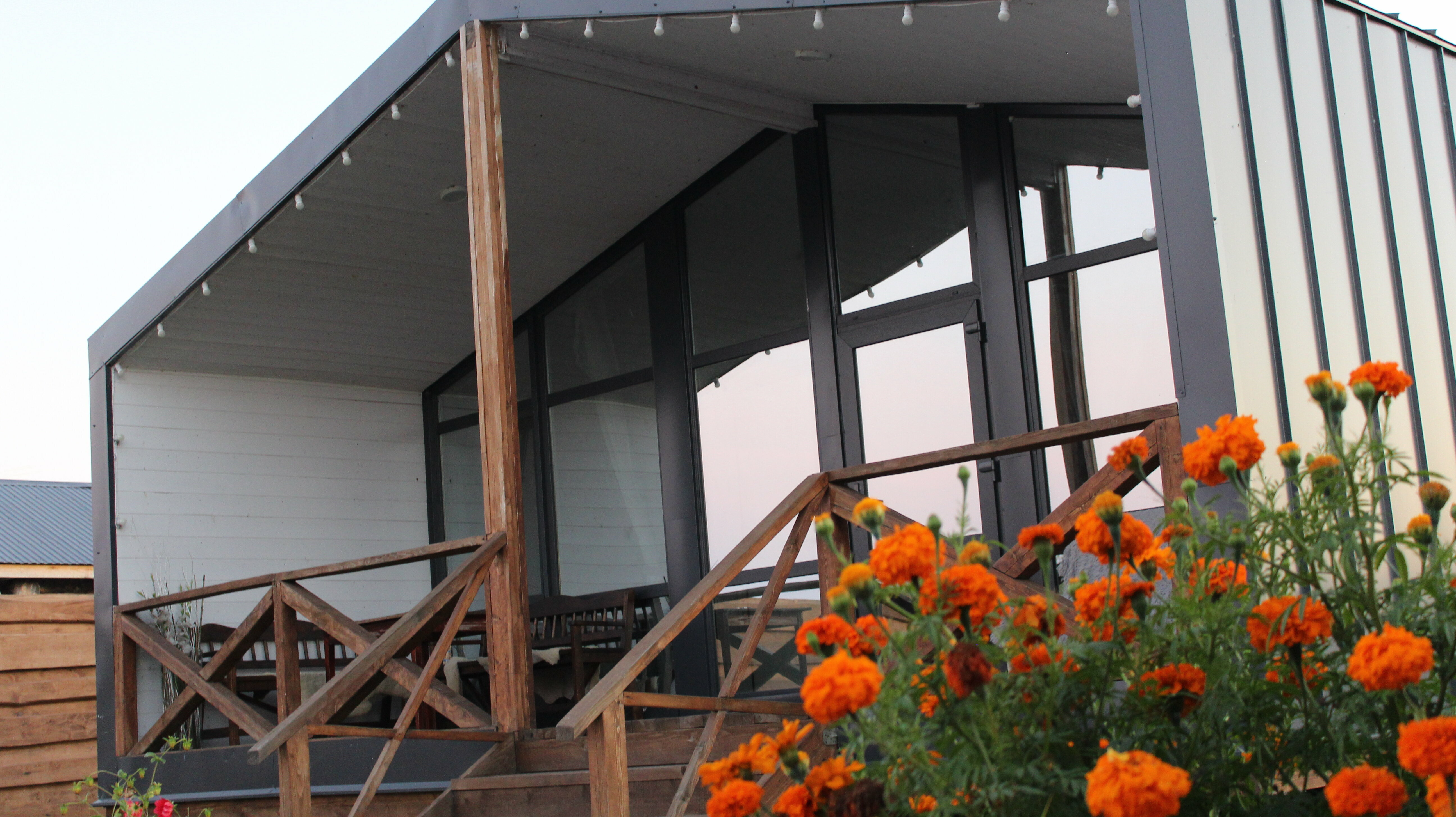 Дом с видом на озеро