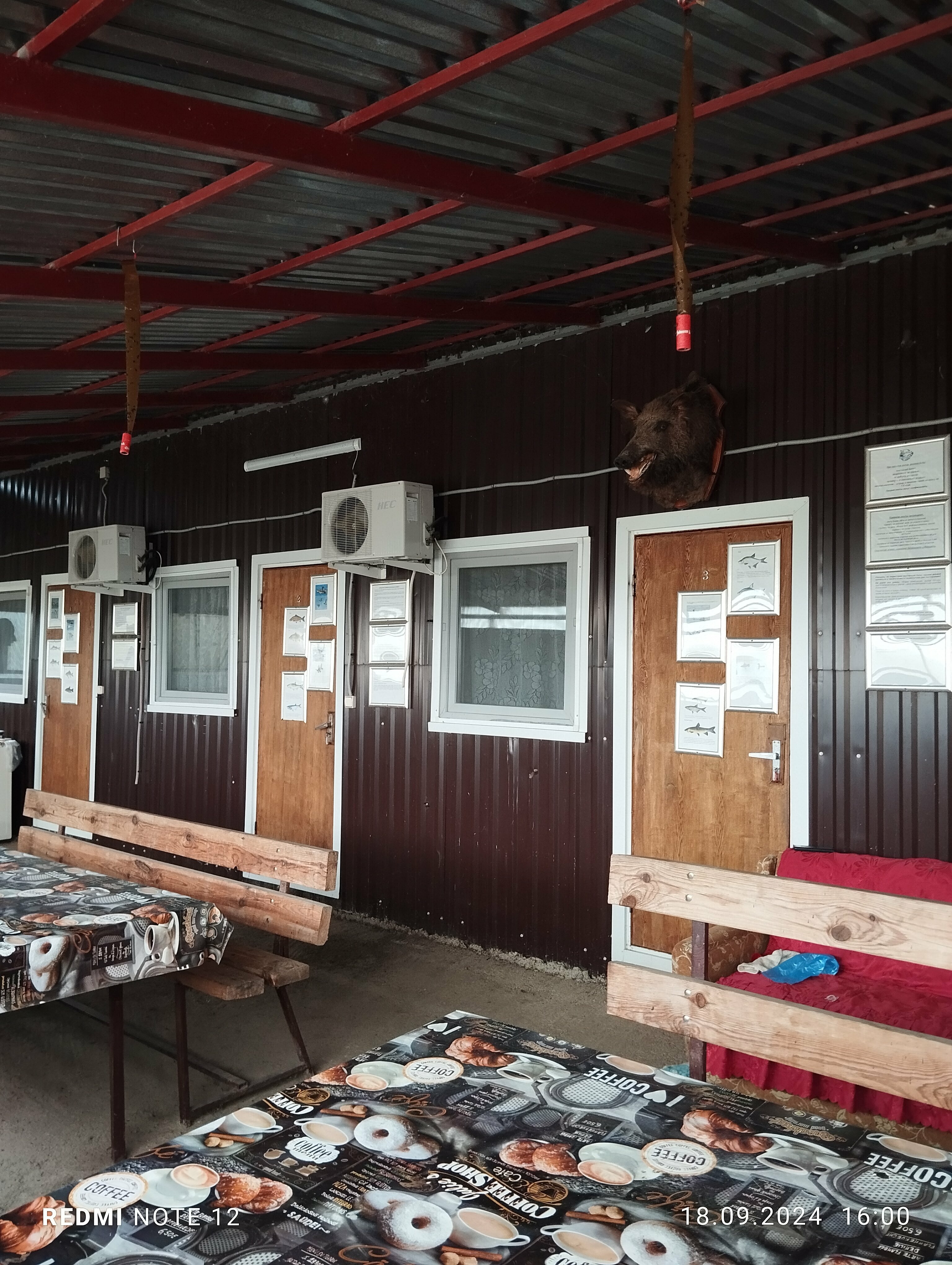 Четырехместный номер с ванной комнатой