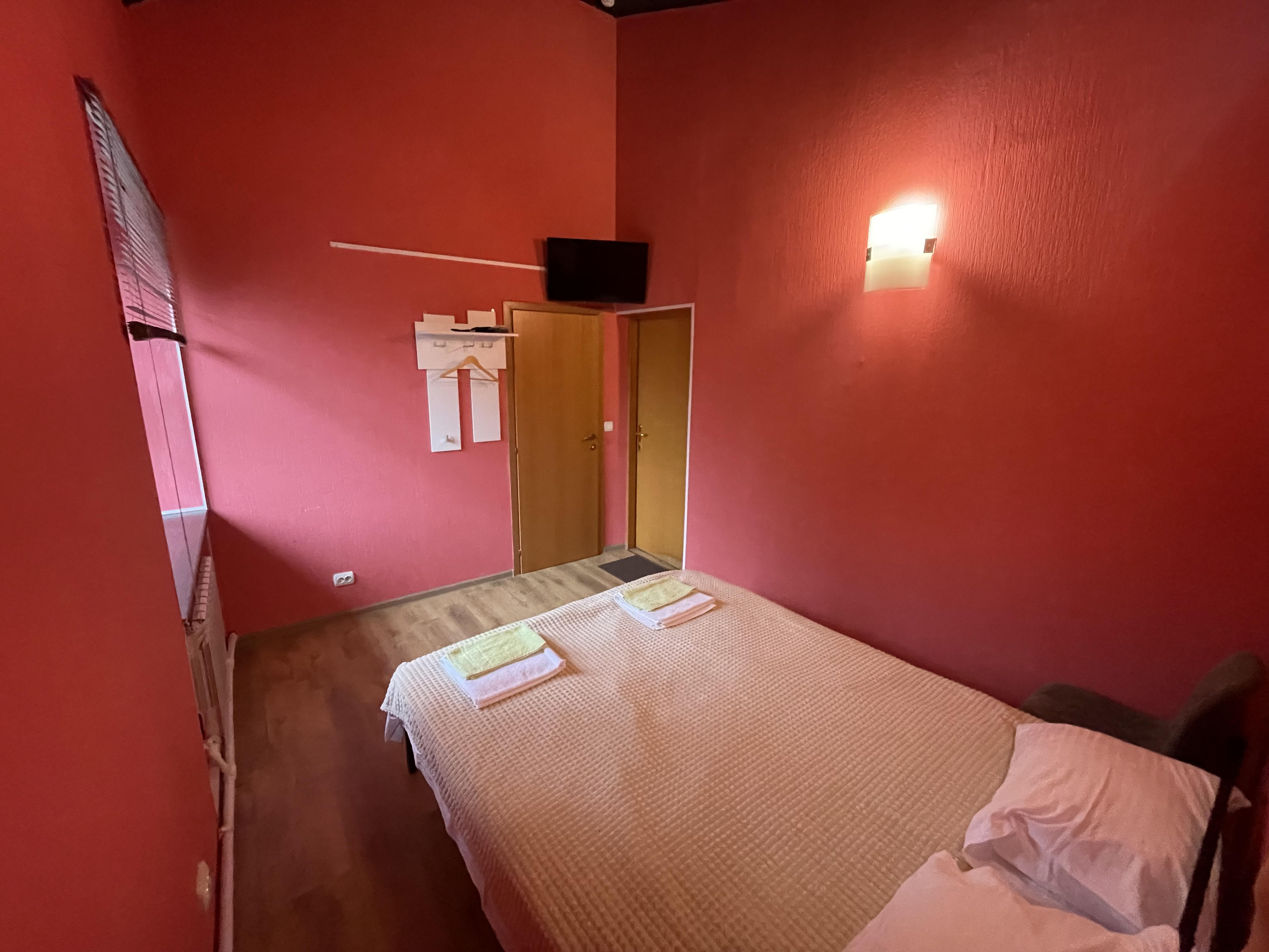 Небольшой двухместный номер с 1 кроватью