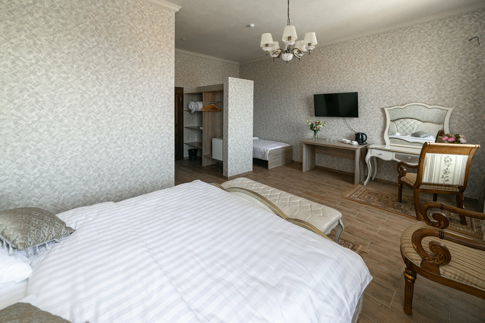 Улучшенный трехместный номер