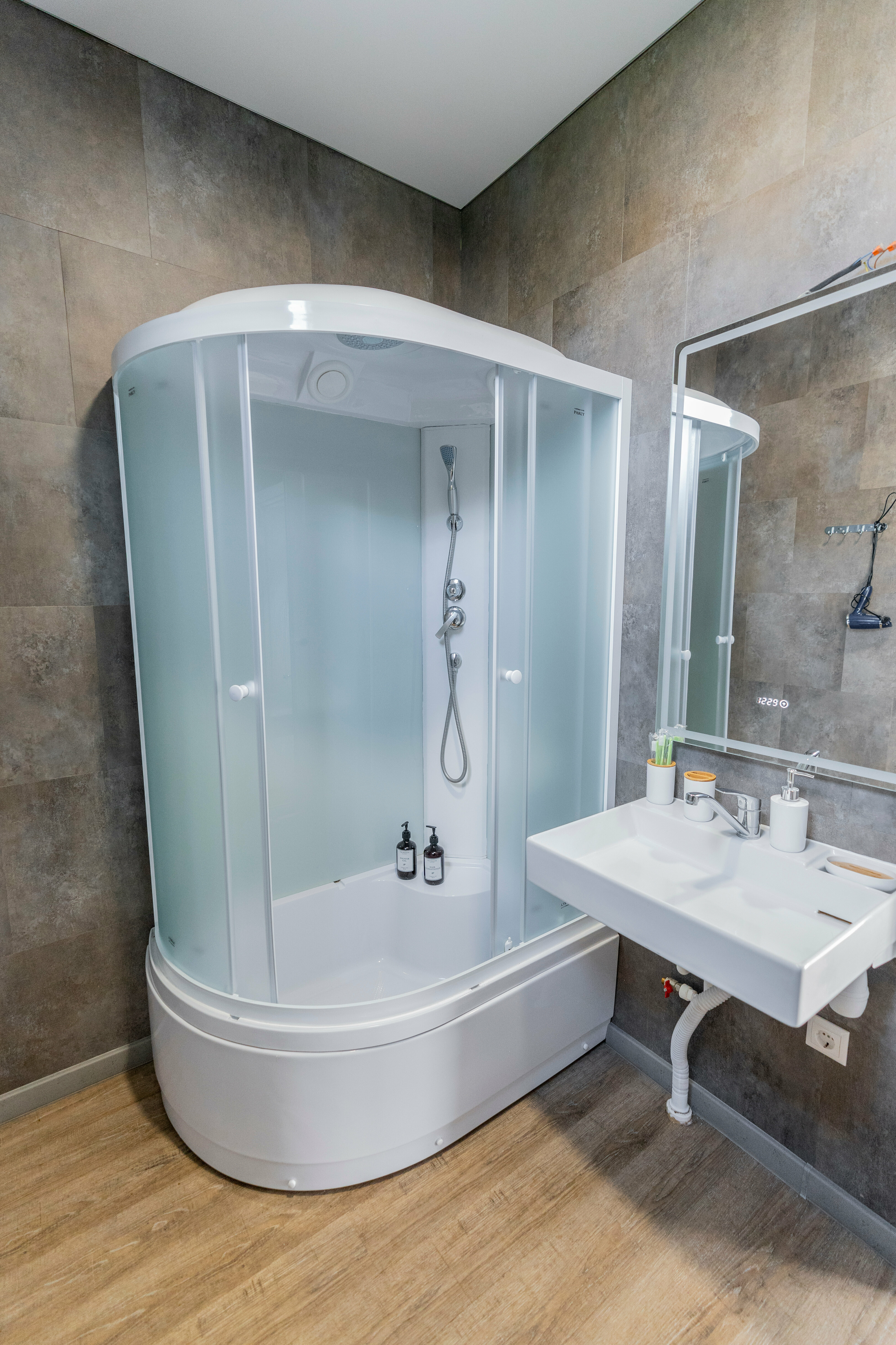 Улучшенный четырехместный номер