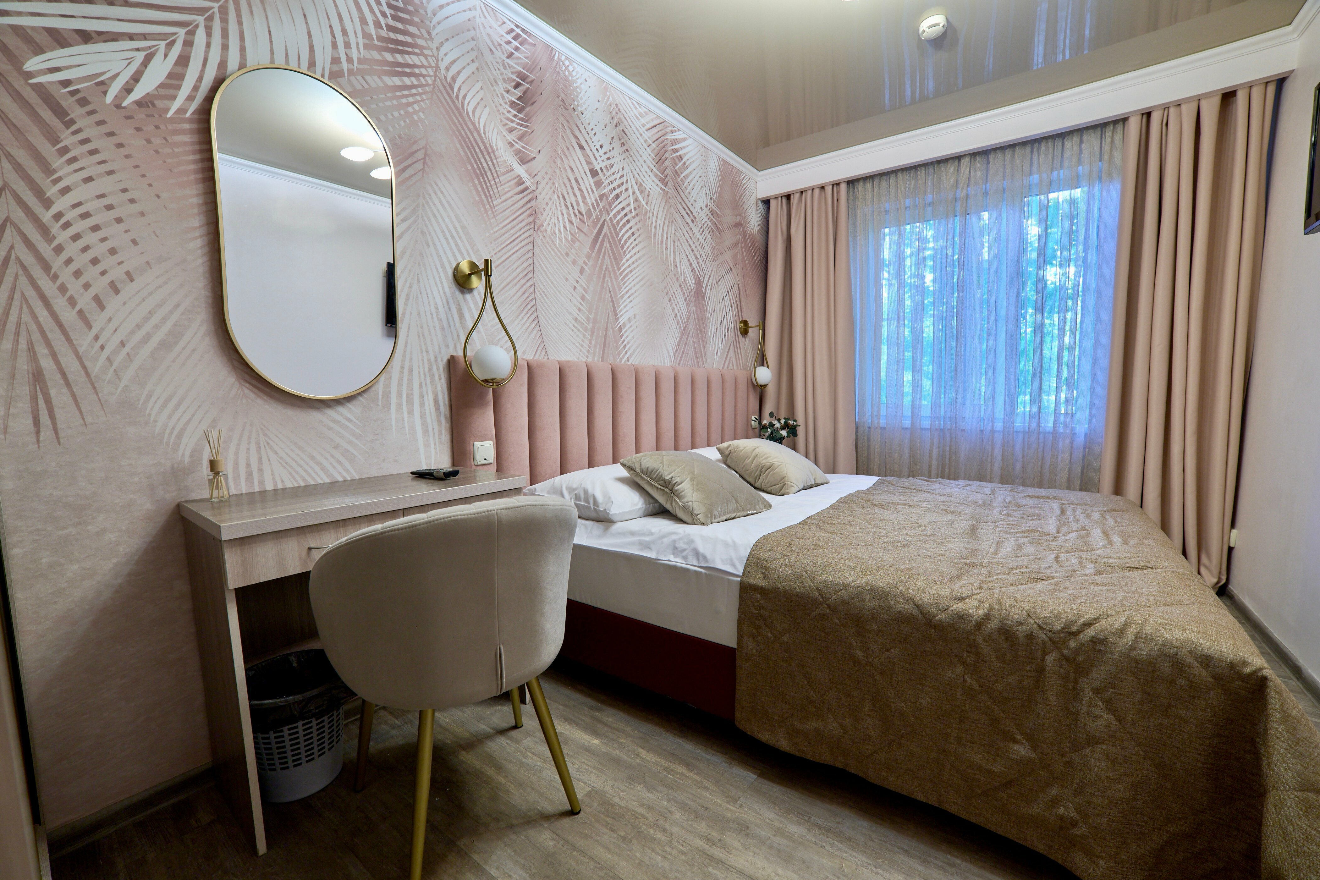 Двухместный номер с 1 кроватью и общим туалетом