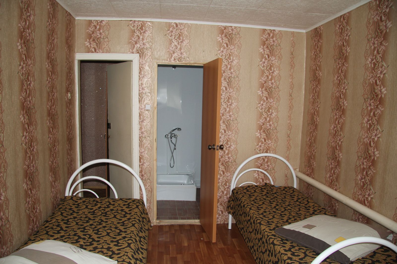 Четырехместный номер эконом-класса