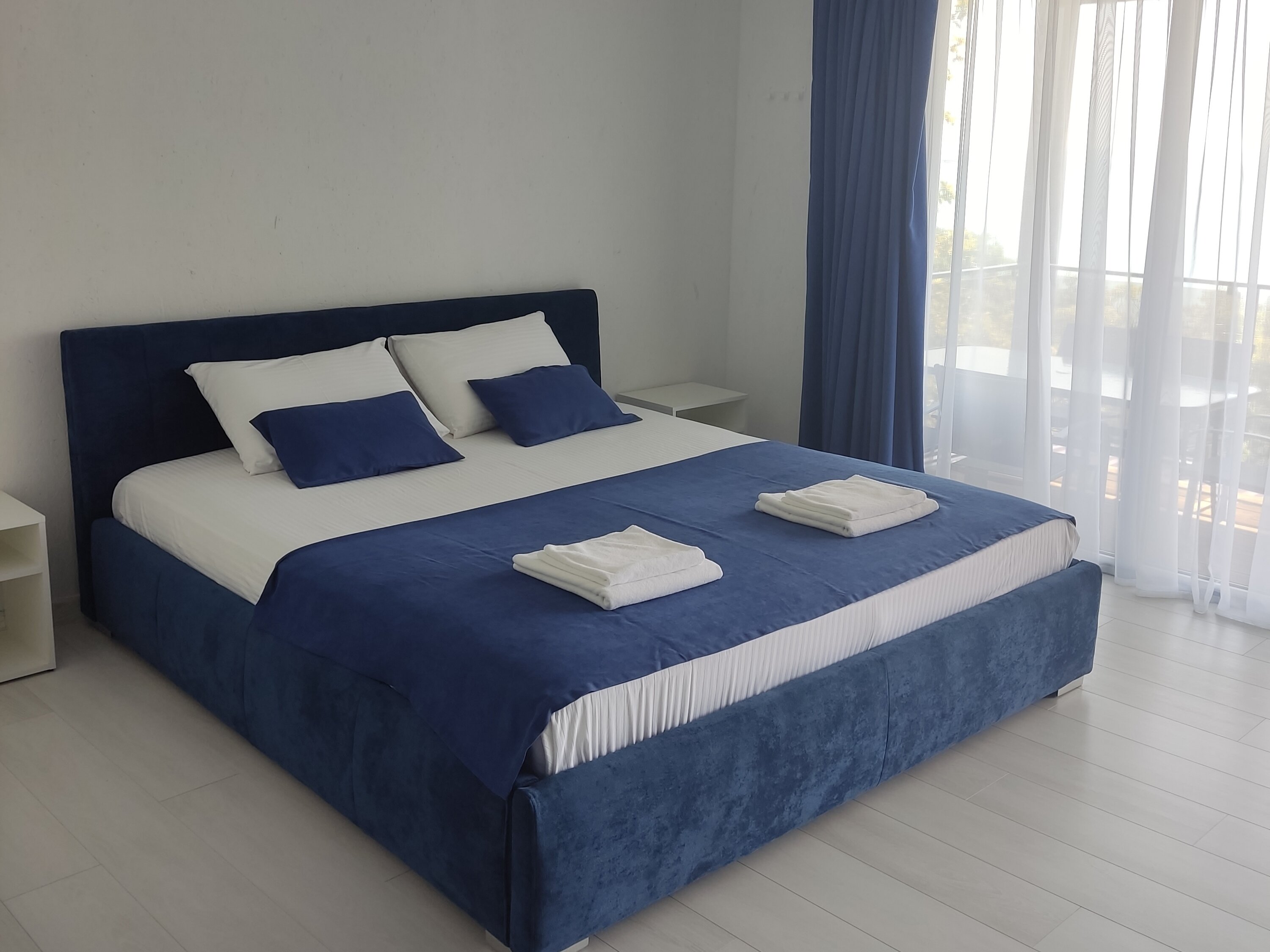 Номер-студия Делюкс с кроватью размера «king-size»