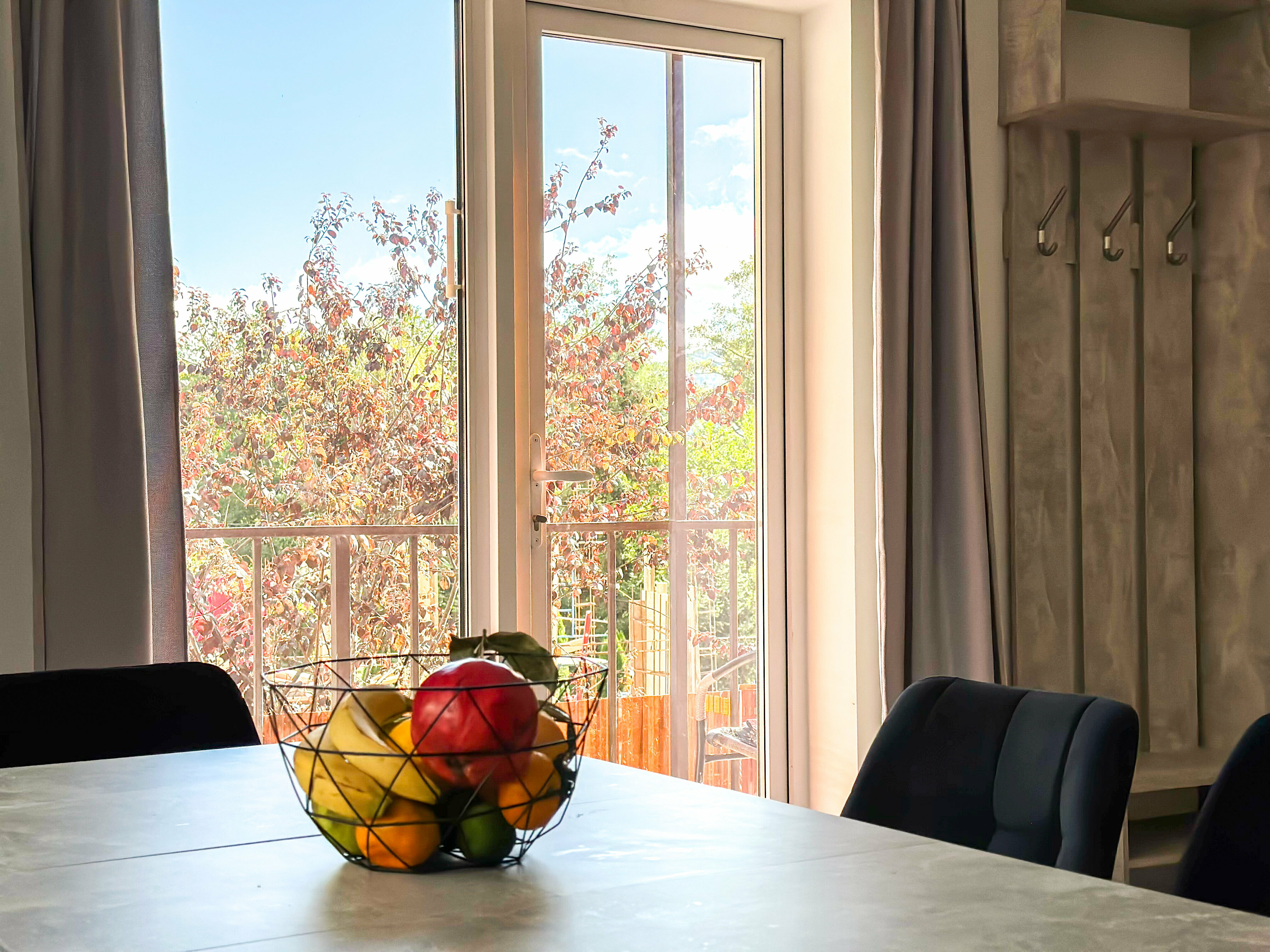 Семейный номер с видом на горы