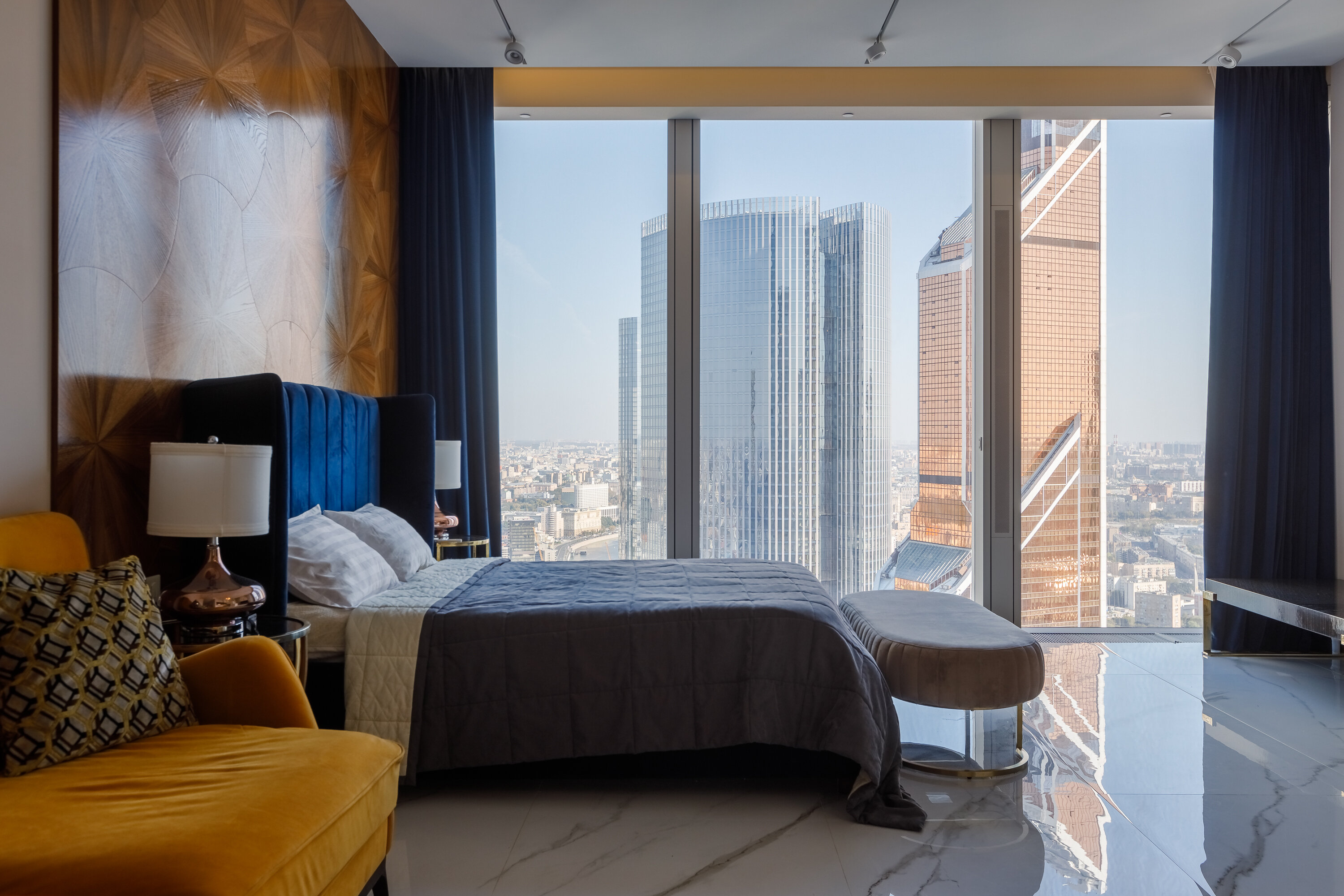 Трехместный номер с видом на город