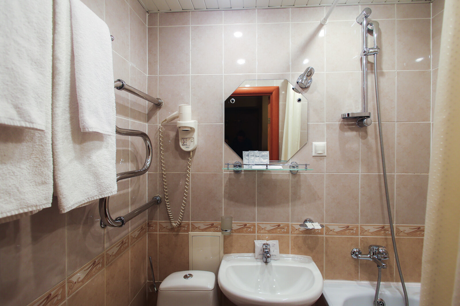 Улучшенный двухместный номер с 1 кроватью