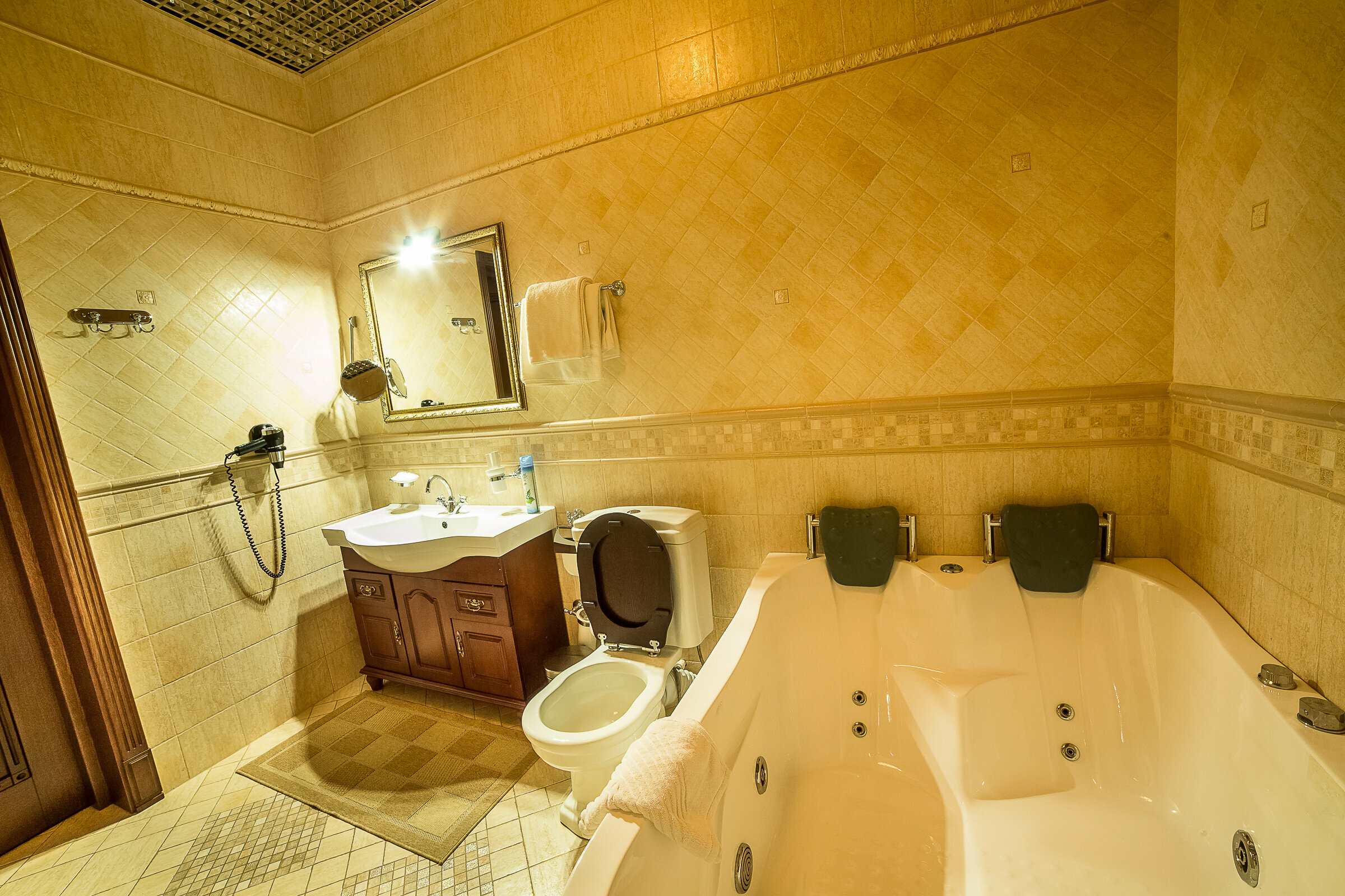 Люкс с кроватью размера «king-size»