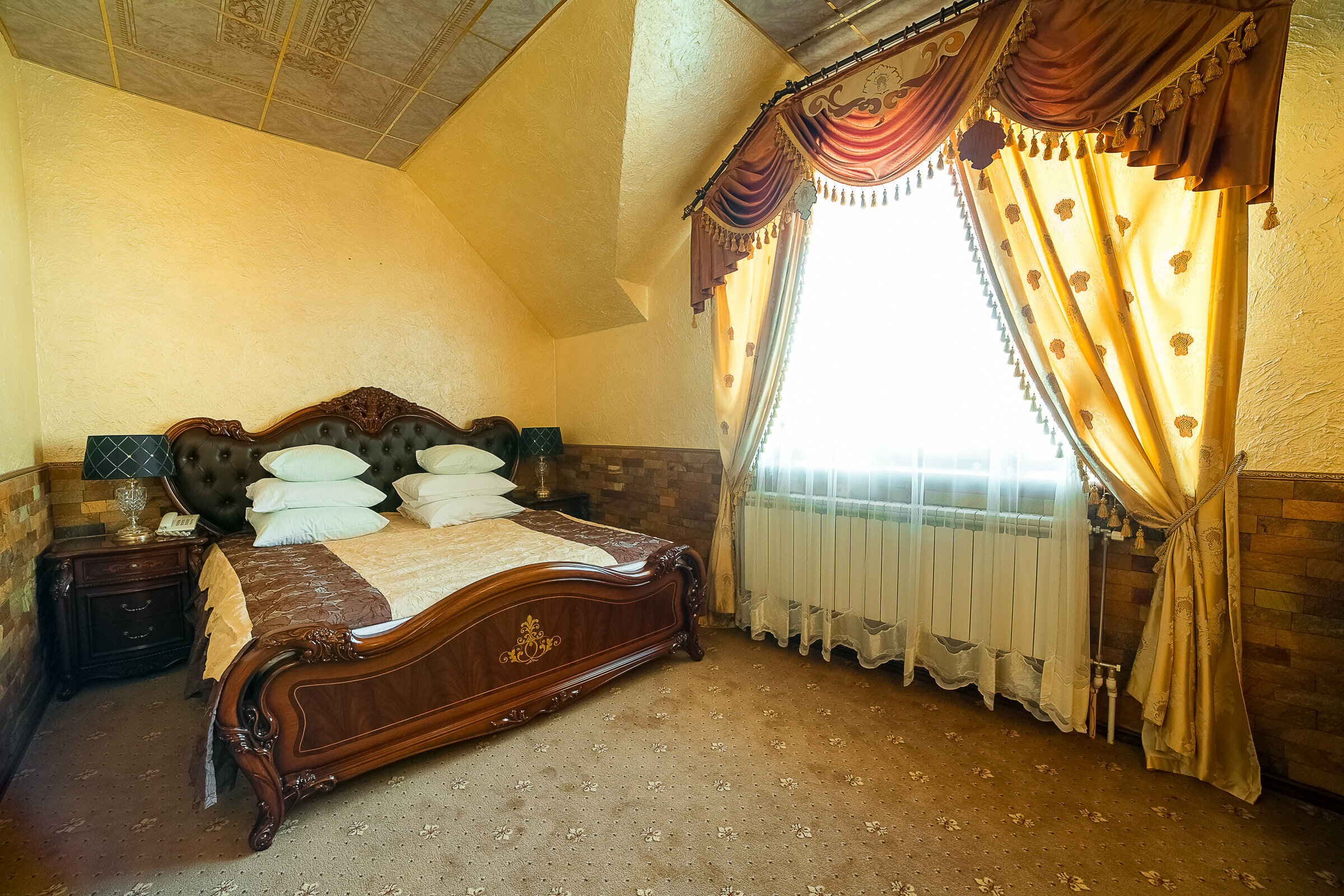 Люкс с кроватью размера «king-size»