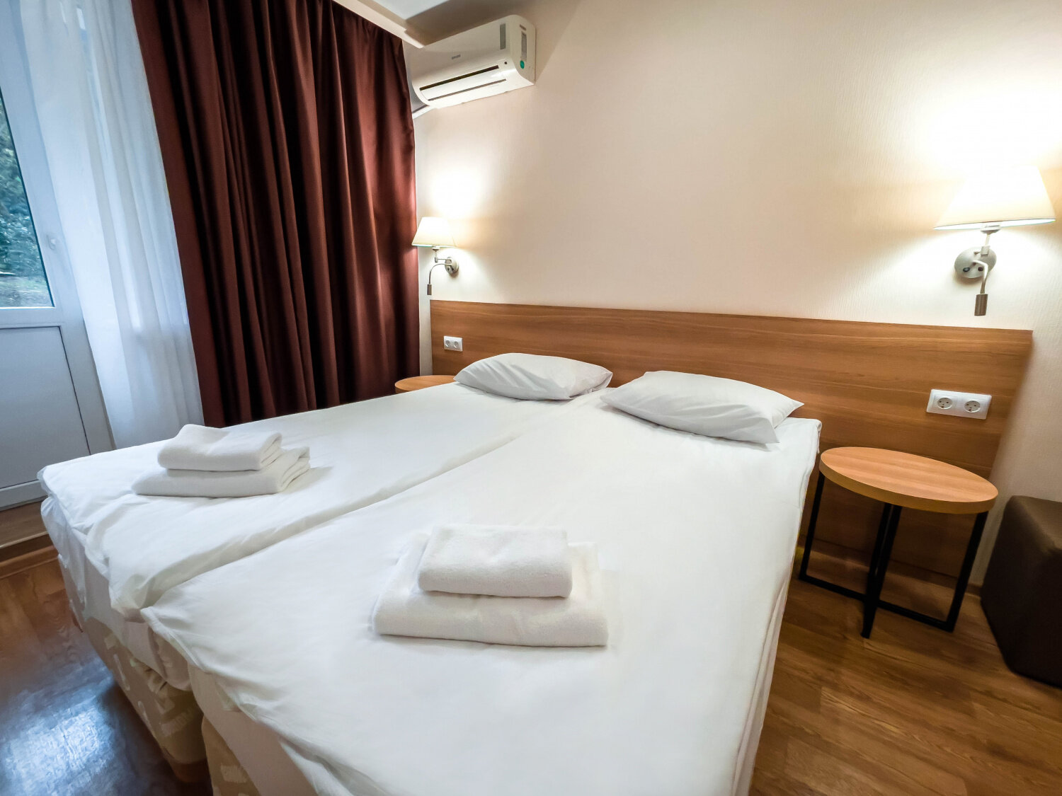 Двухместный номер с 2 двуспальными кроватями