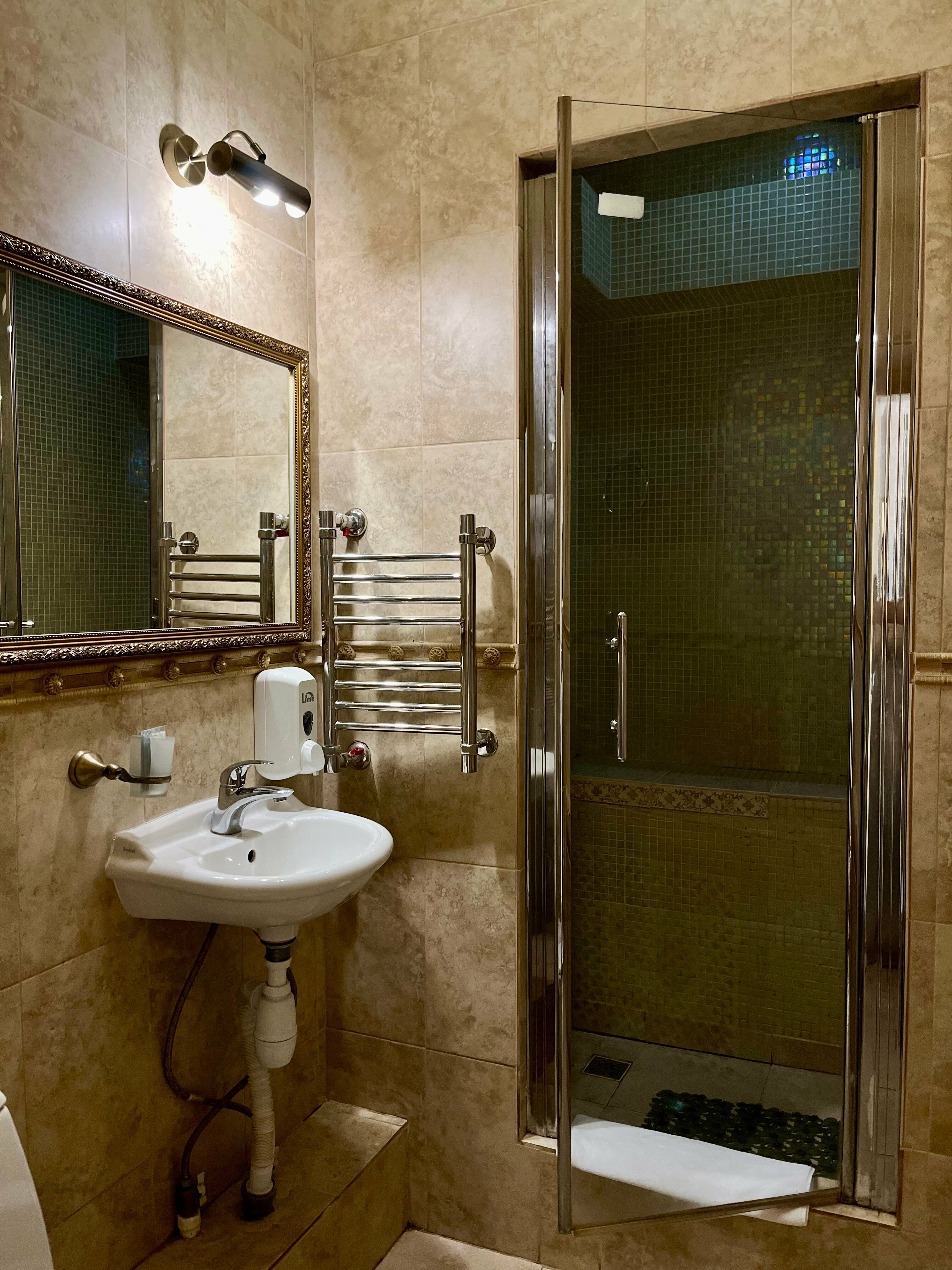 Двухместный номер с 1 кроватью и собственной ванной комнатой