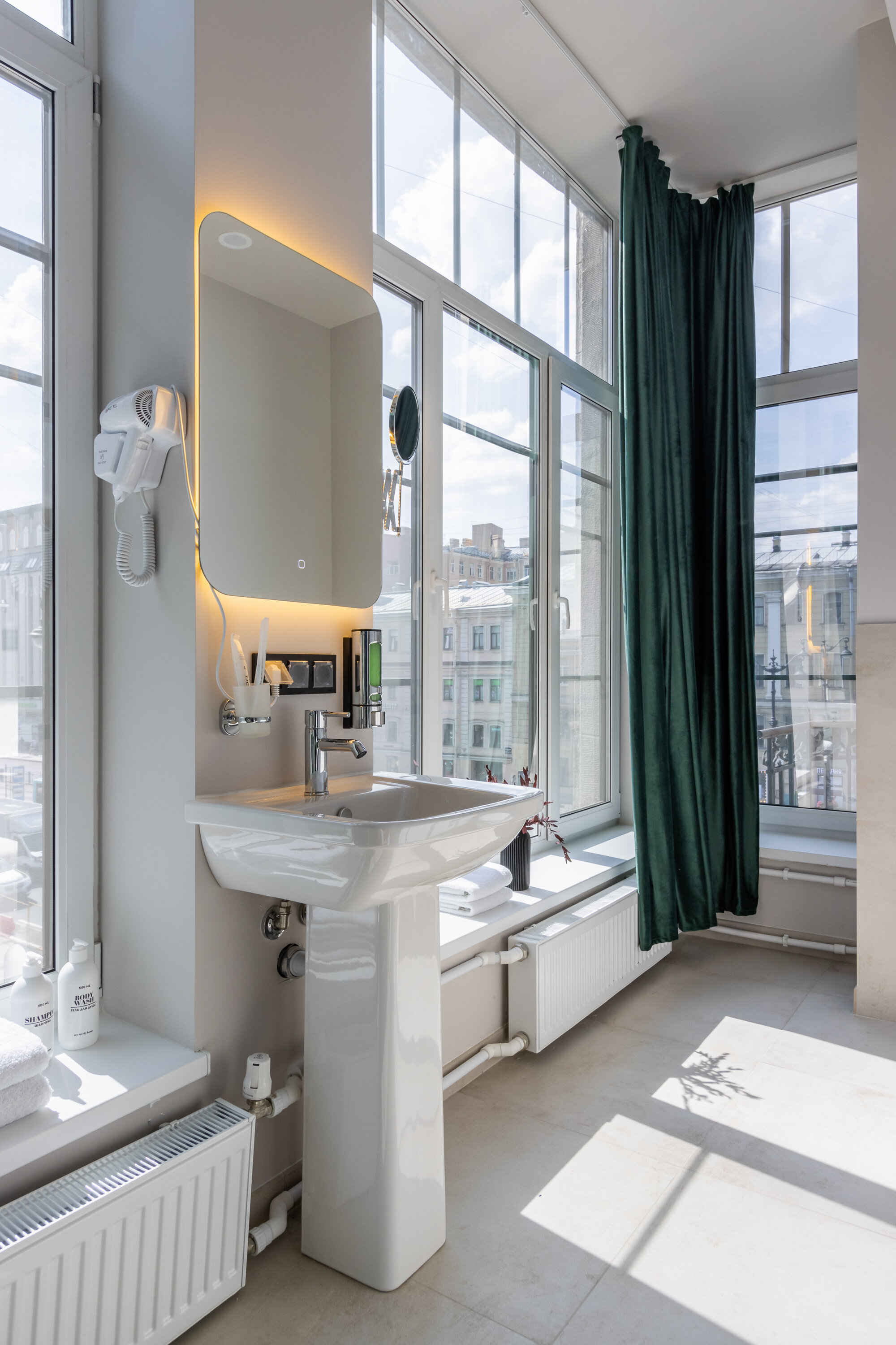 Видовые апартаменты с кухней