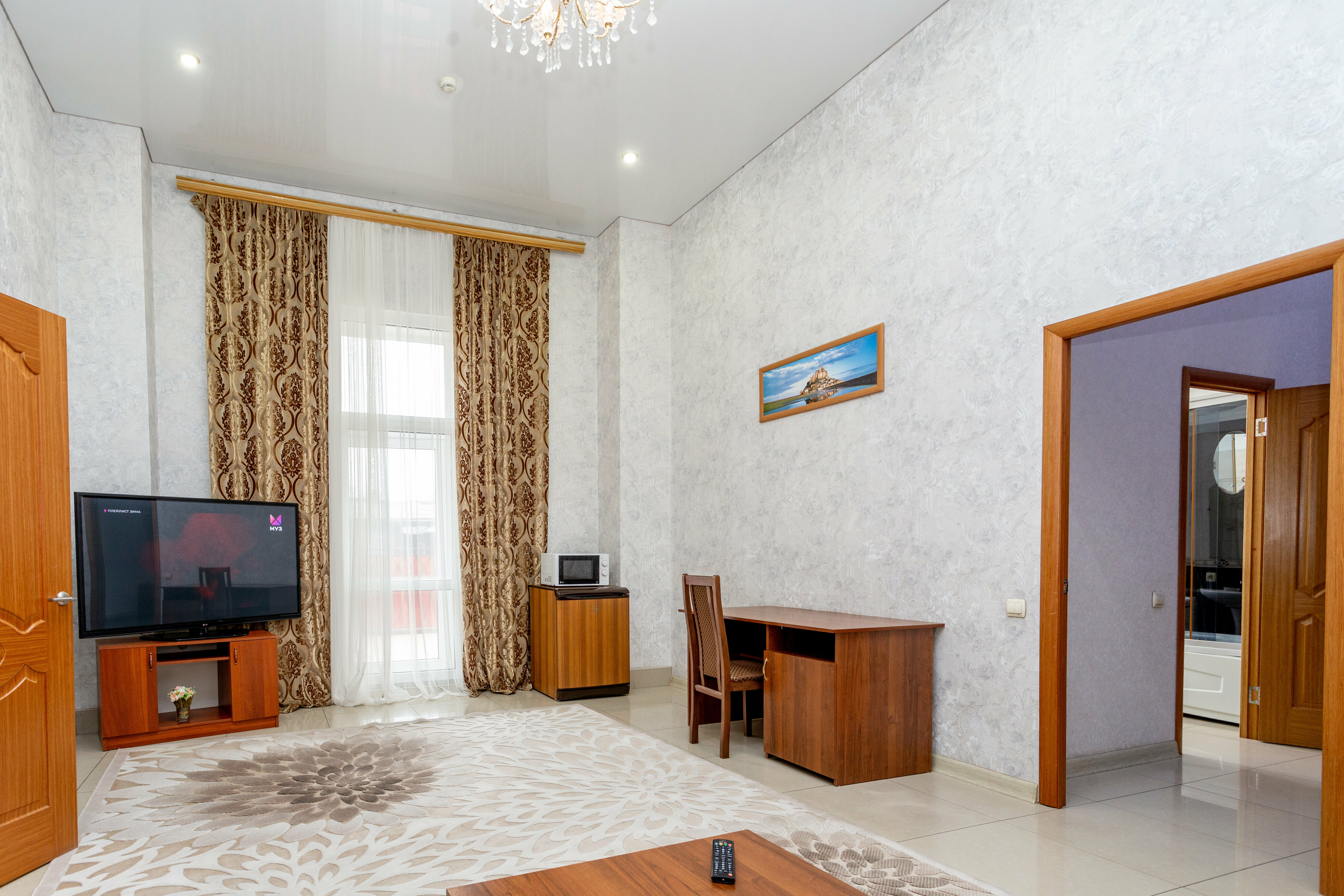 Люкс с кроватью размера "queen-size" и гидромассажной ванной