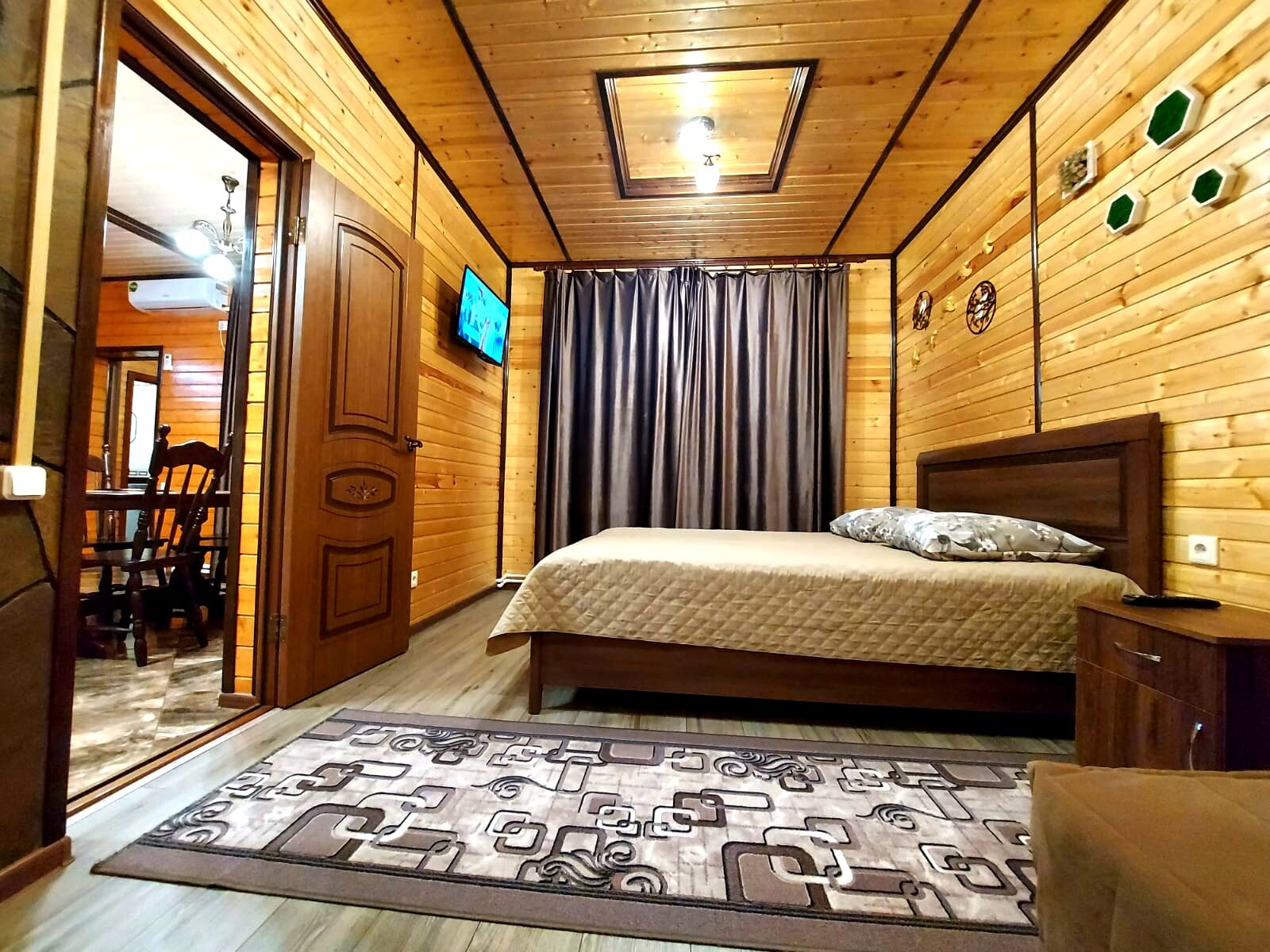 Семейный номер с видом на горы