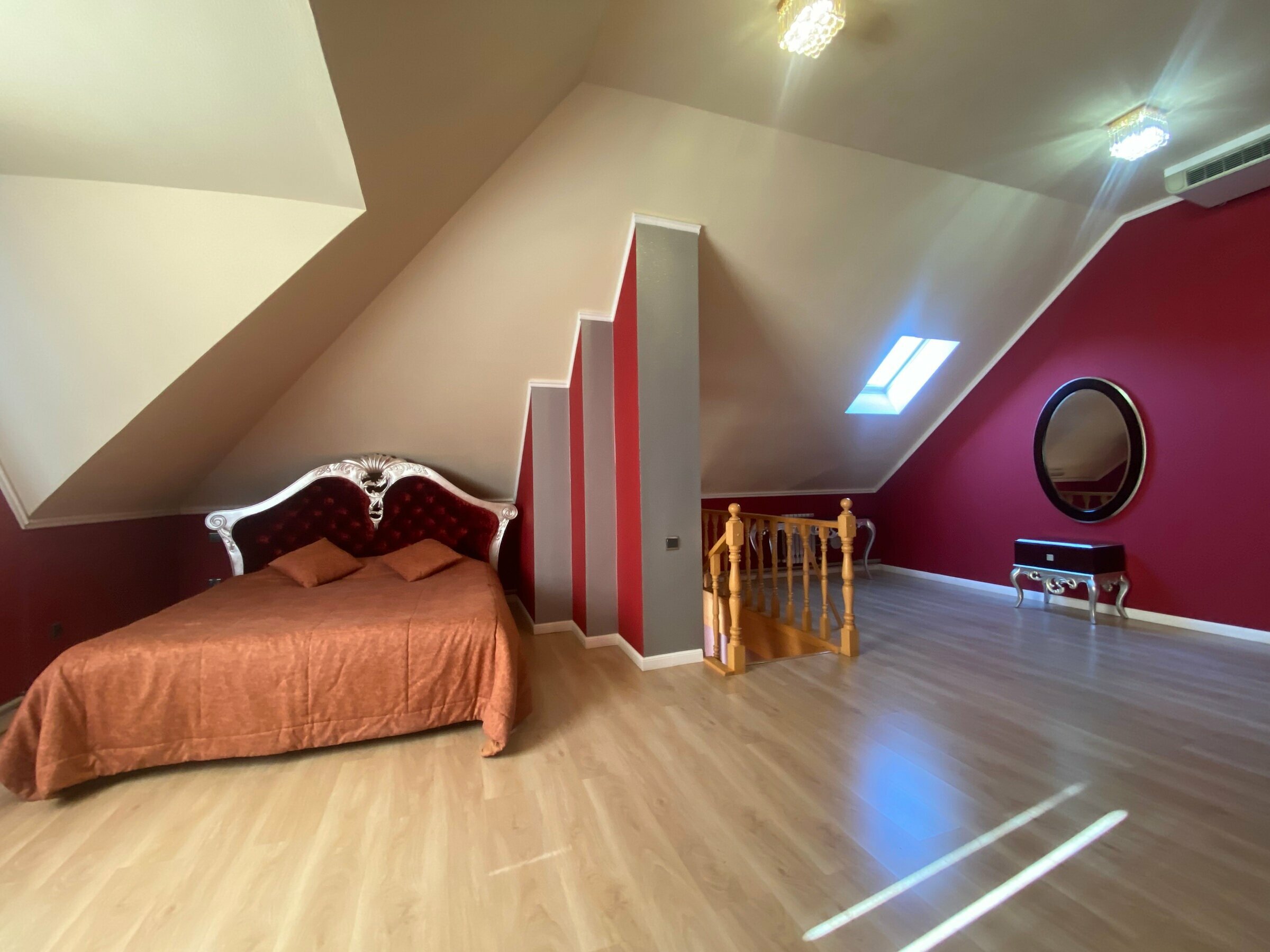 Двухуровневый четырехместный номер