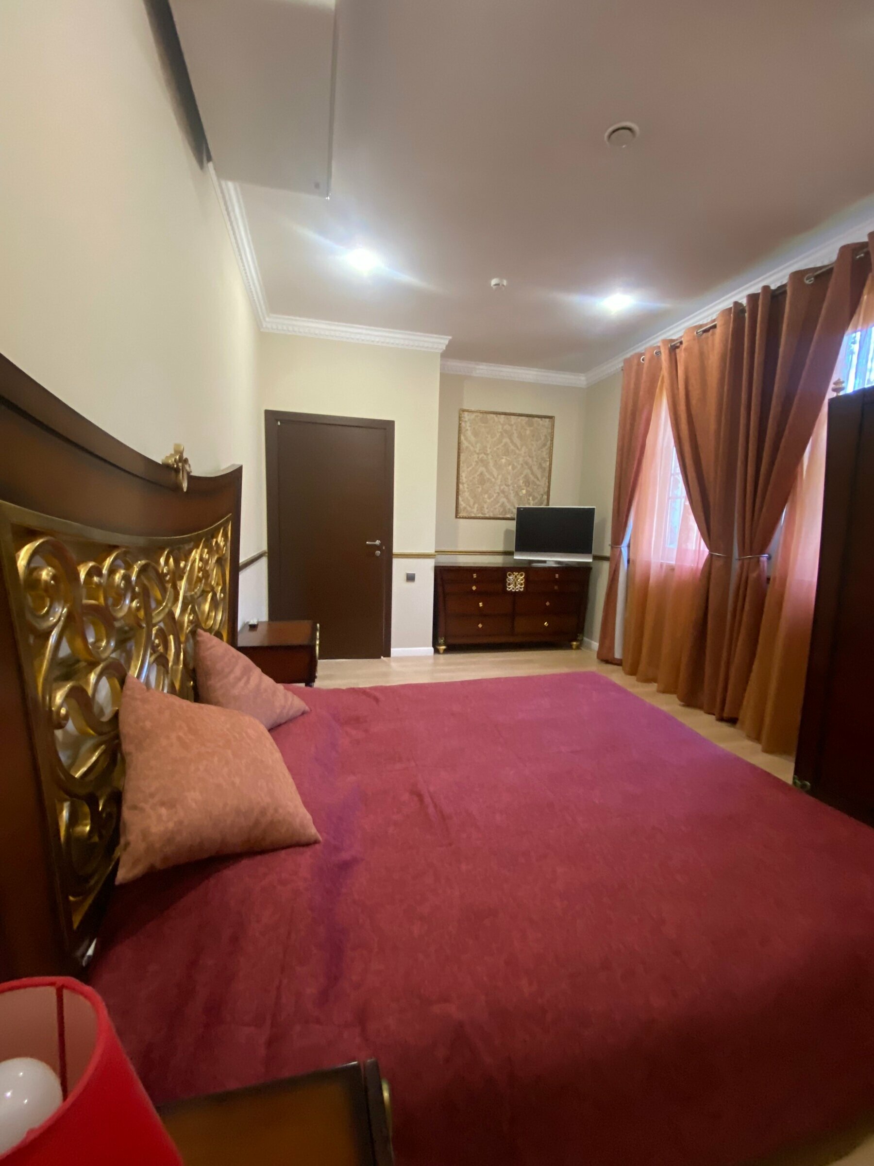 Двухуровневый четырехместный номер