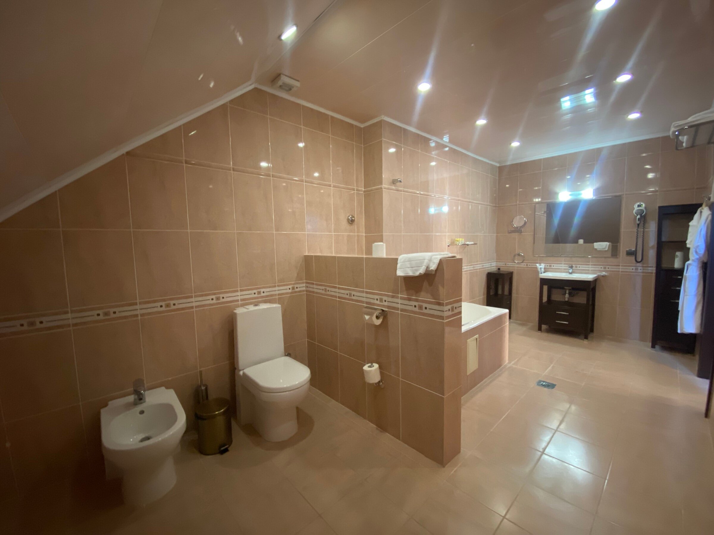 Двухуровневый четырехместный номер