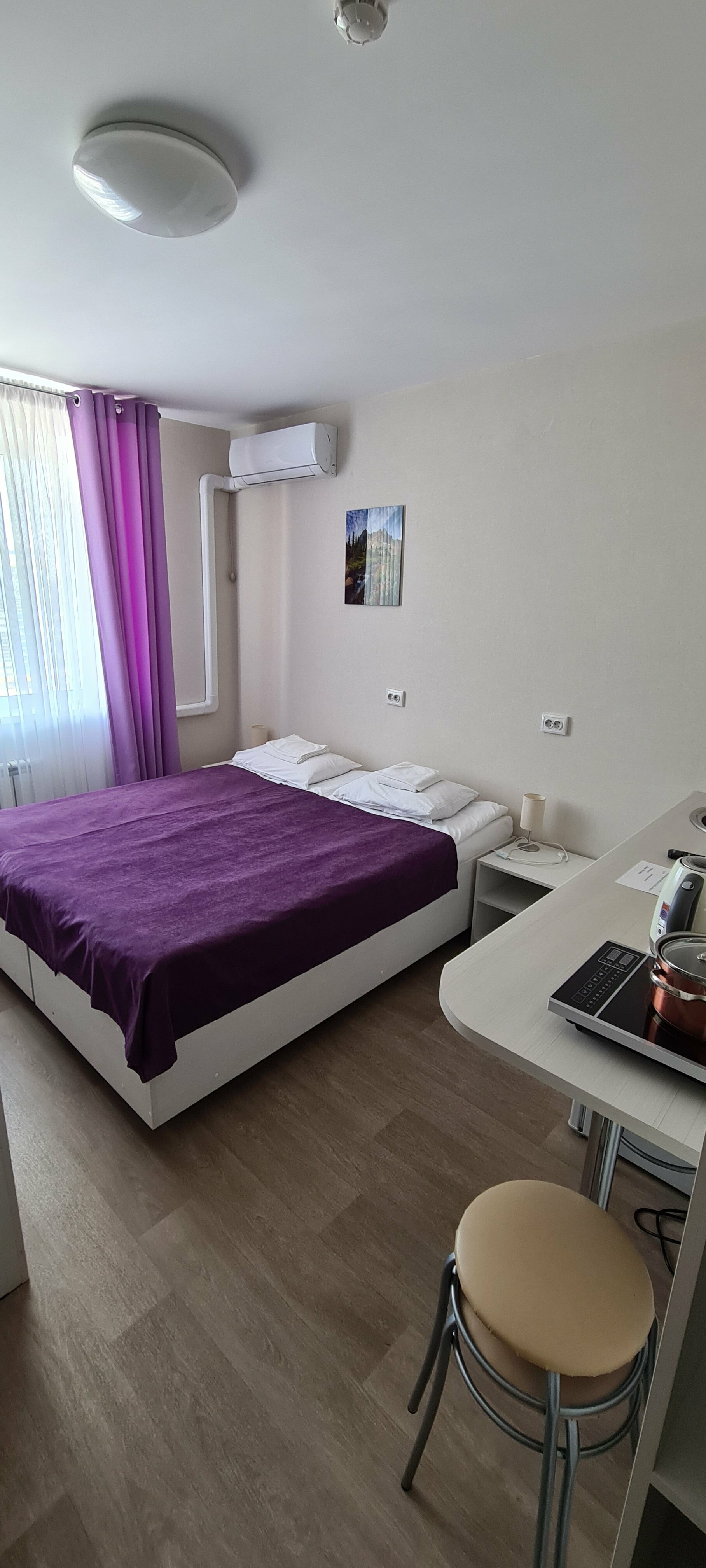 Четырехместный номер с собственной ванной комнатой вне номера